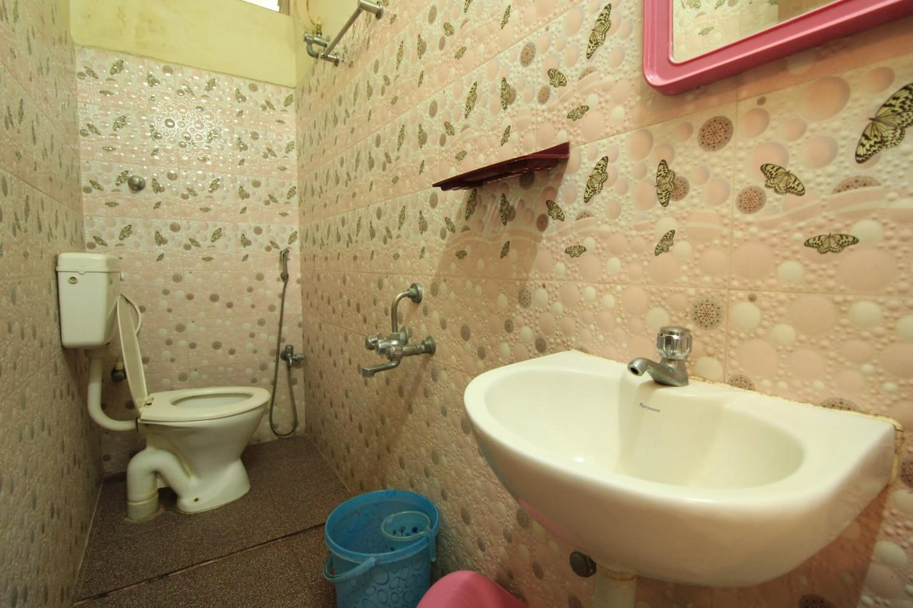 Shower in Just Guest House, Chennai Airport