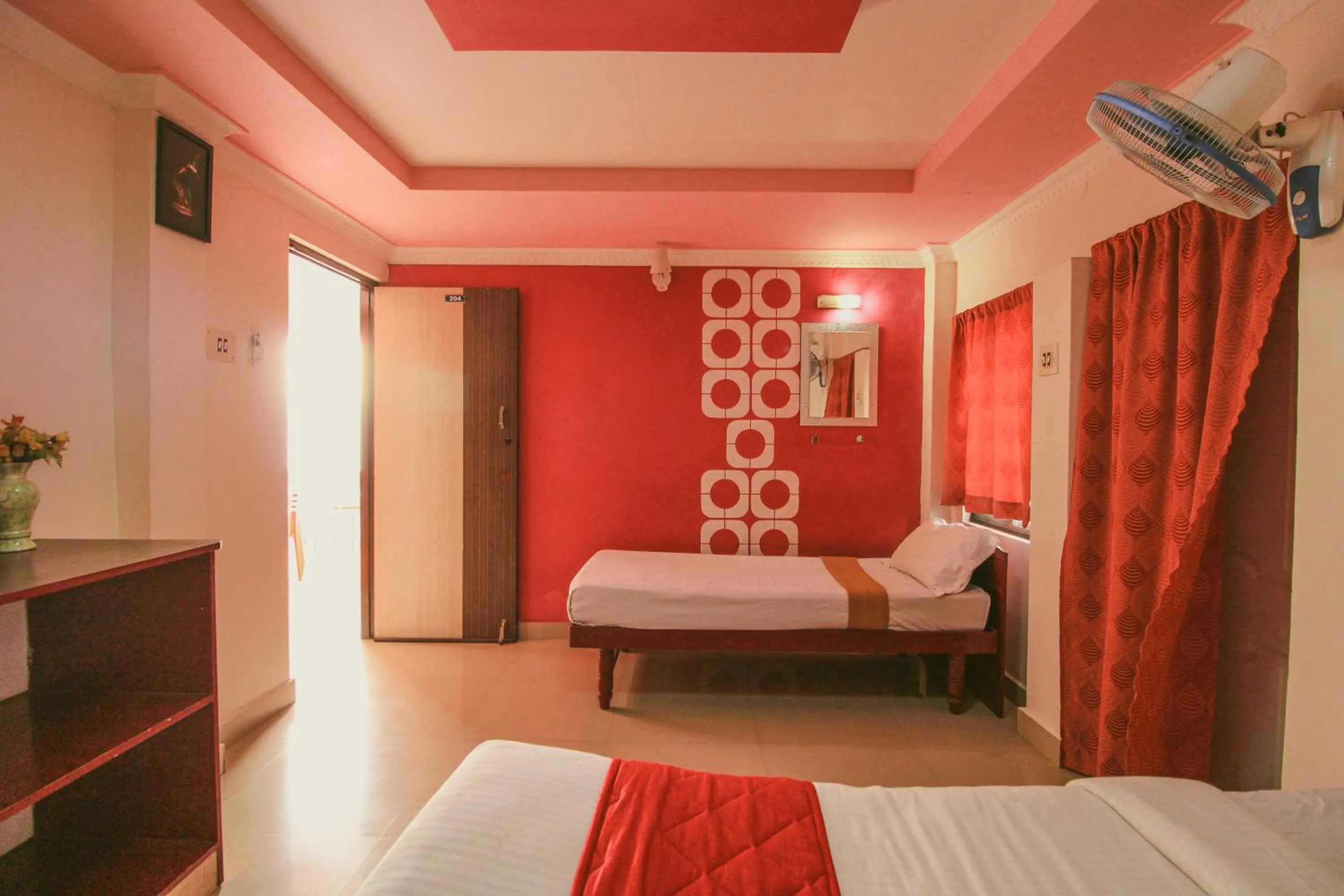 Bedroom, Bed in Just Guest House, Chennai Airport