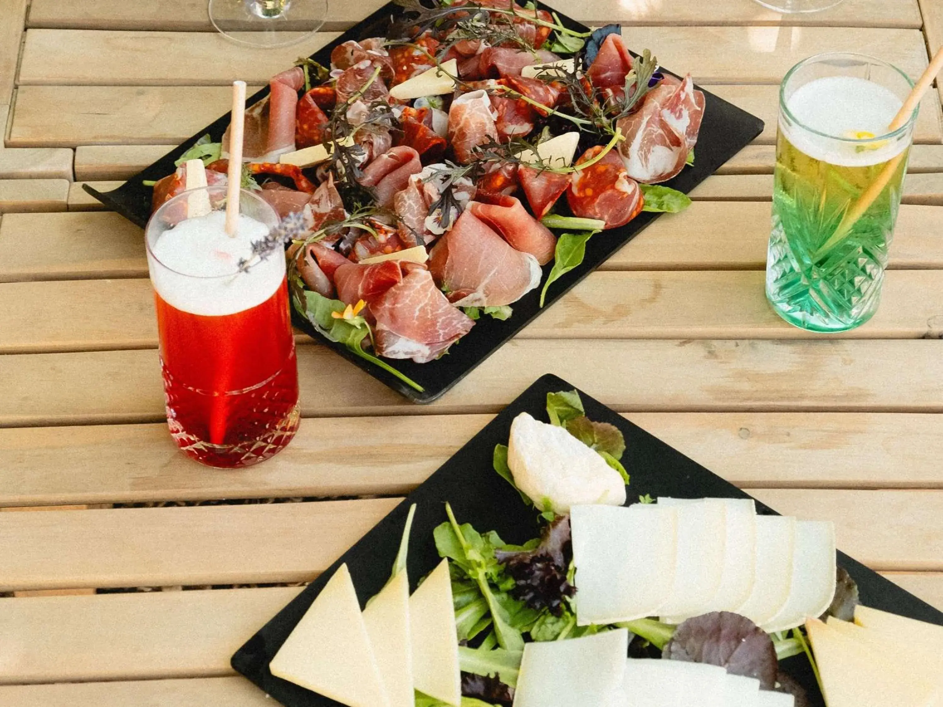 Lounge or bar in ibis Styles Avignon Sud Lounge or bar in ibis Styles Avignon Sud