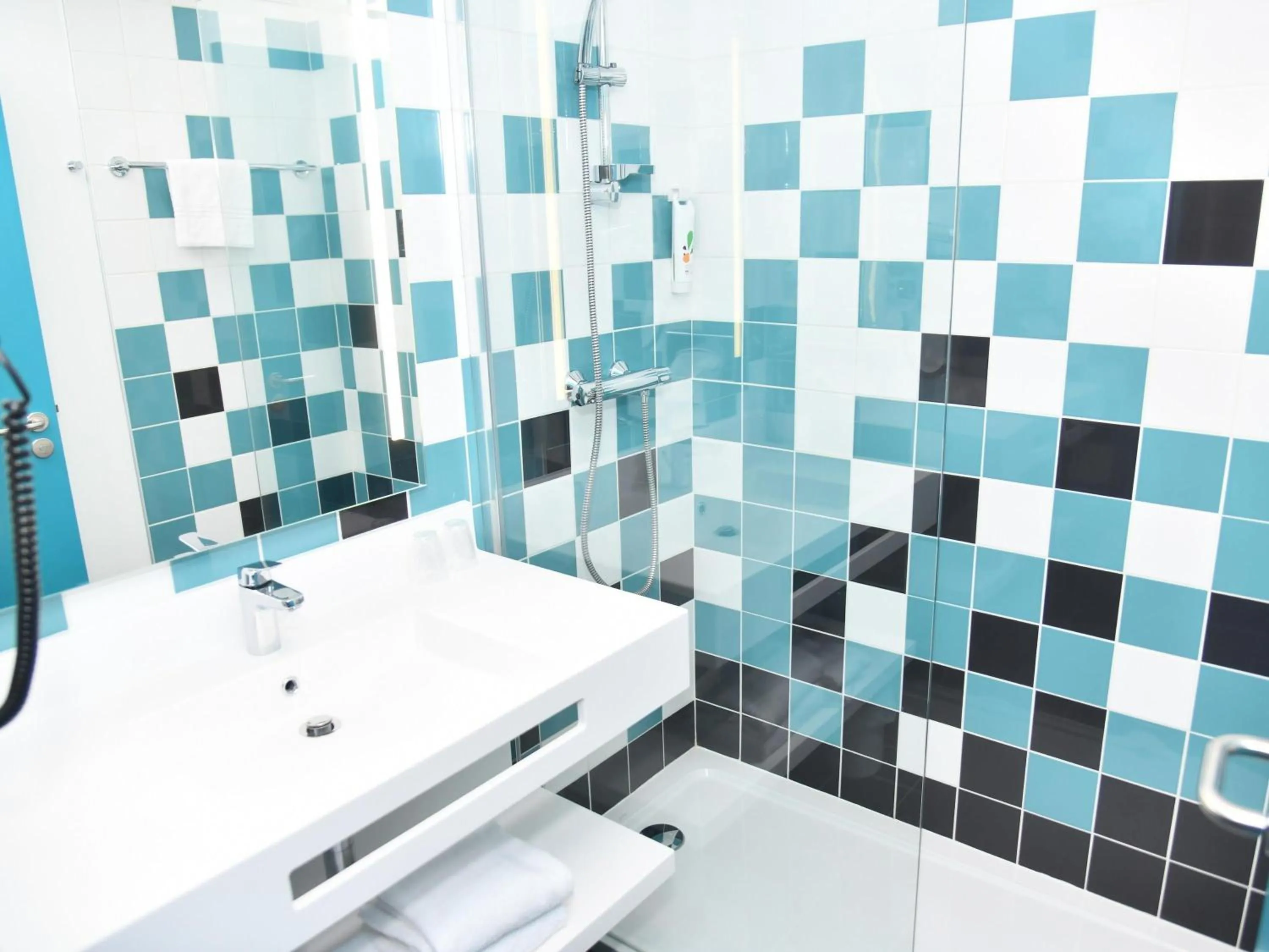 Bedroom in ibis Styles Avignon Sud