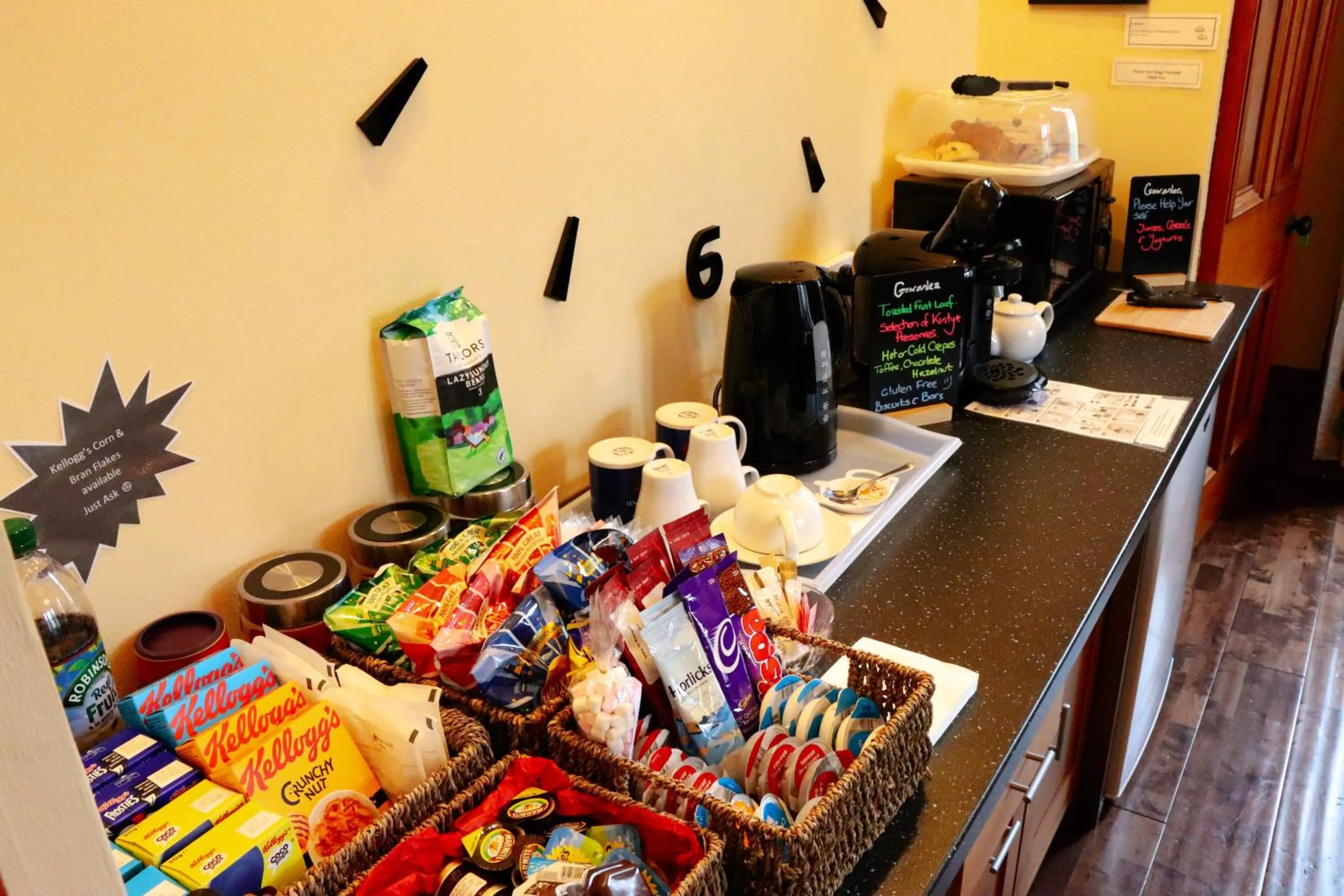 Breakfast in Gowanlea Heights