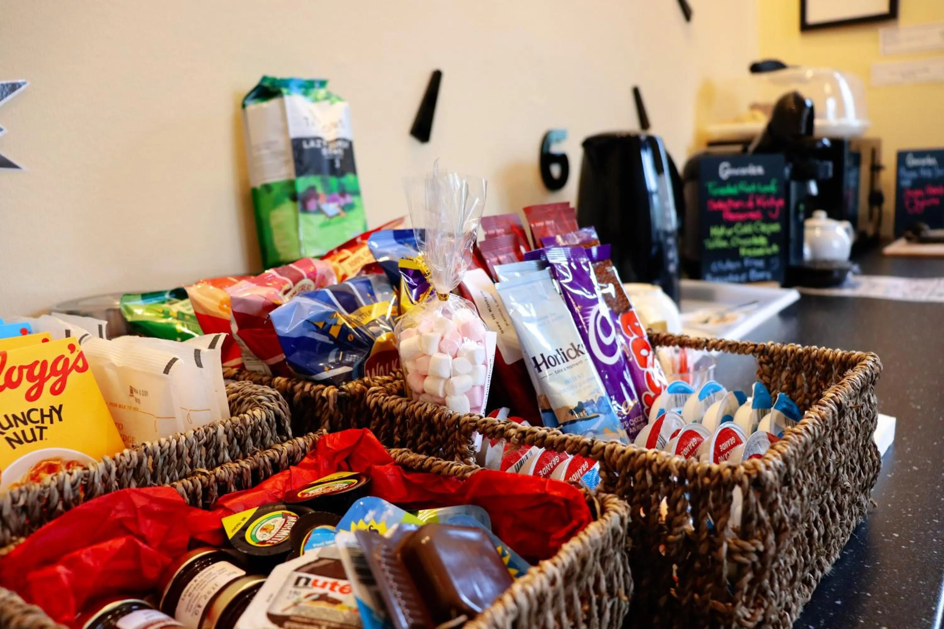 Breakfast in Gowanlea Heights