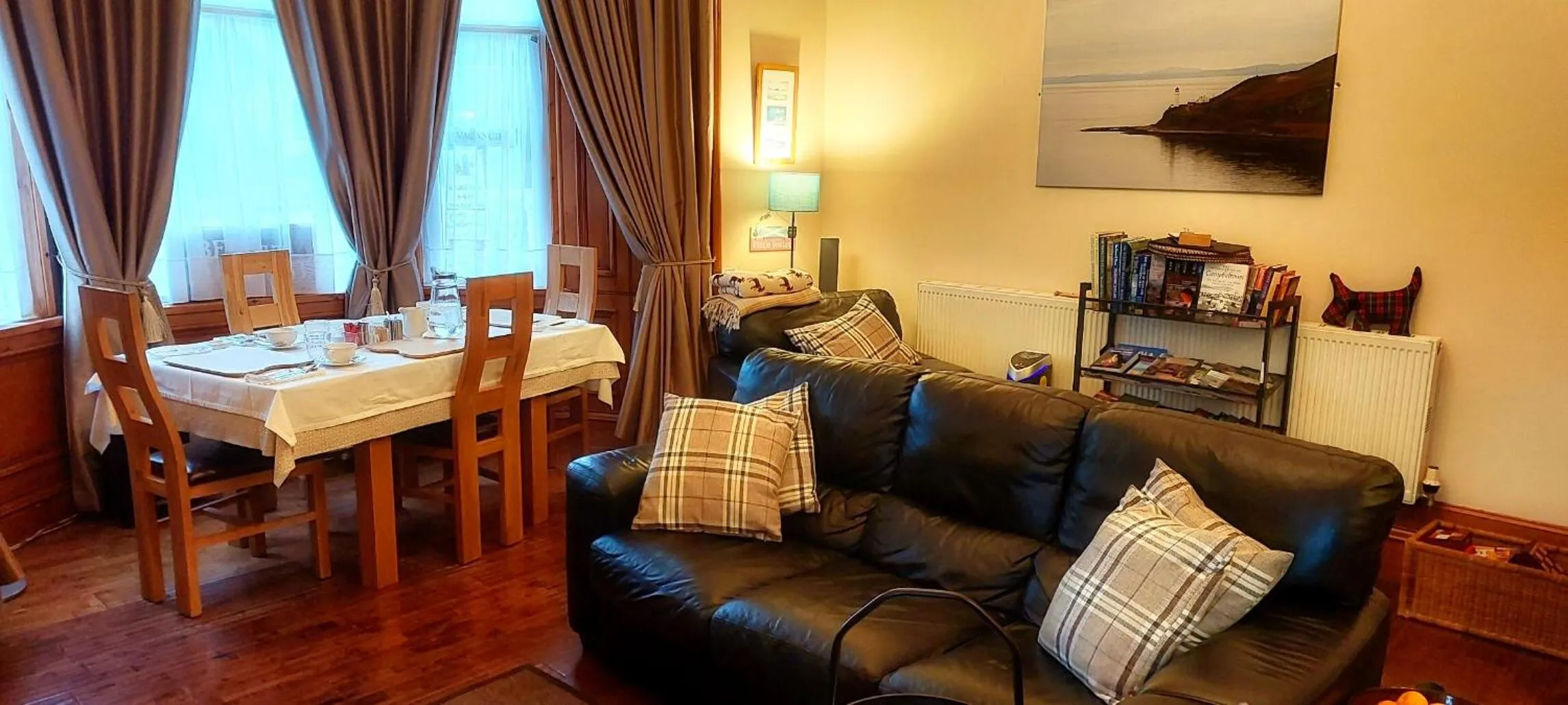 Breakfast in Gowanlea Heights