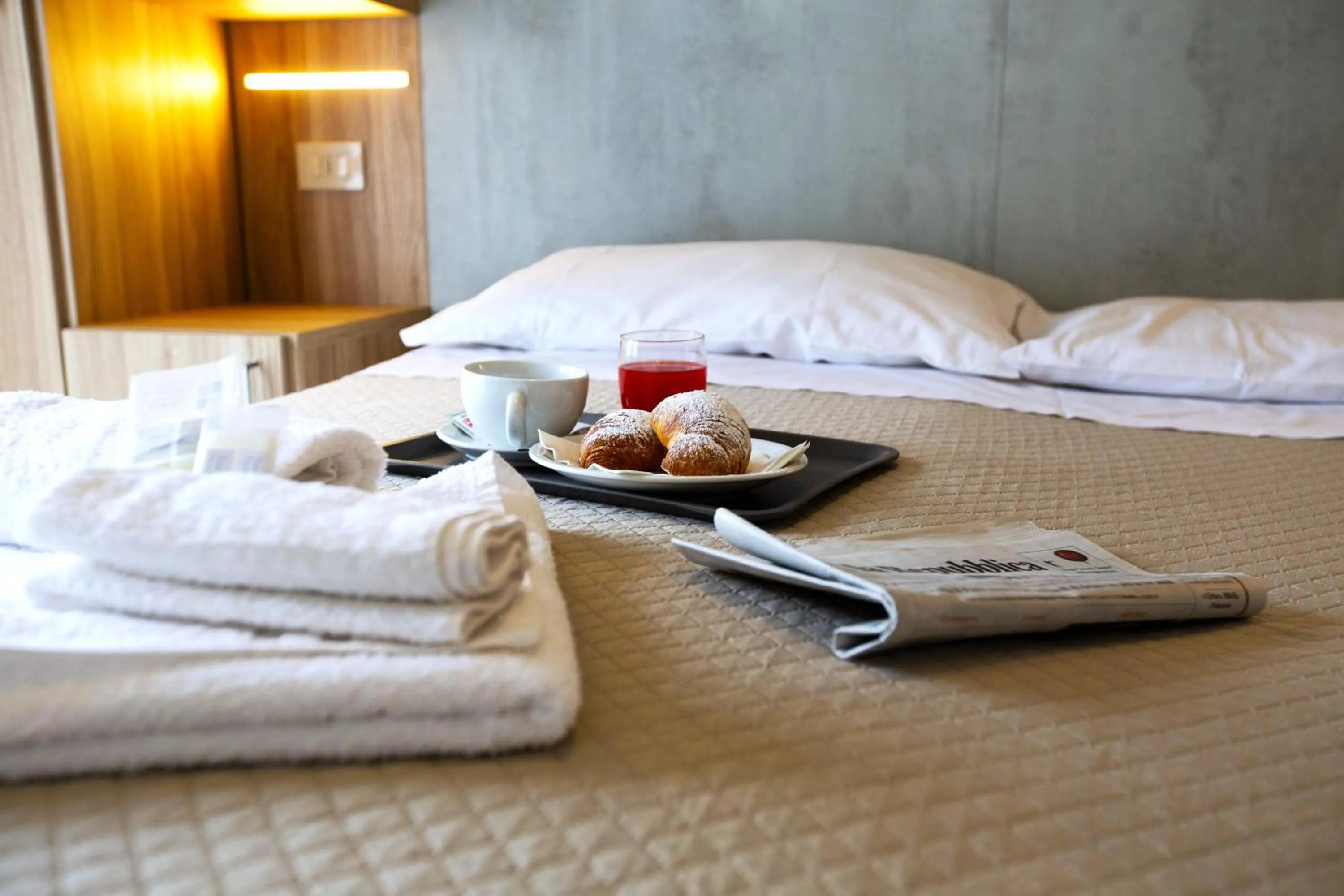 Bedroom, Bed in Hotel Luana