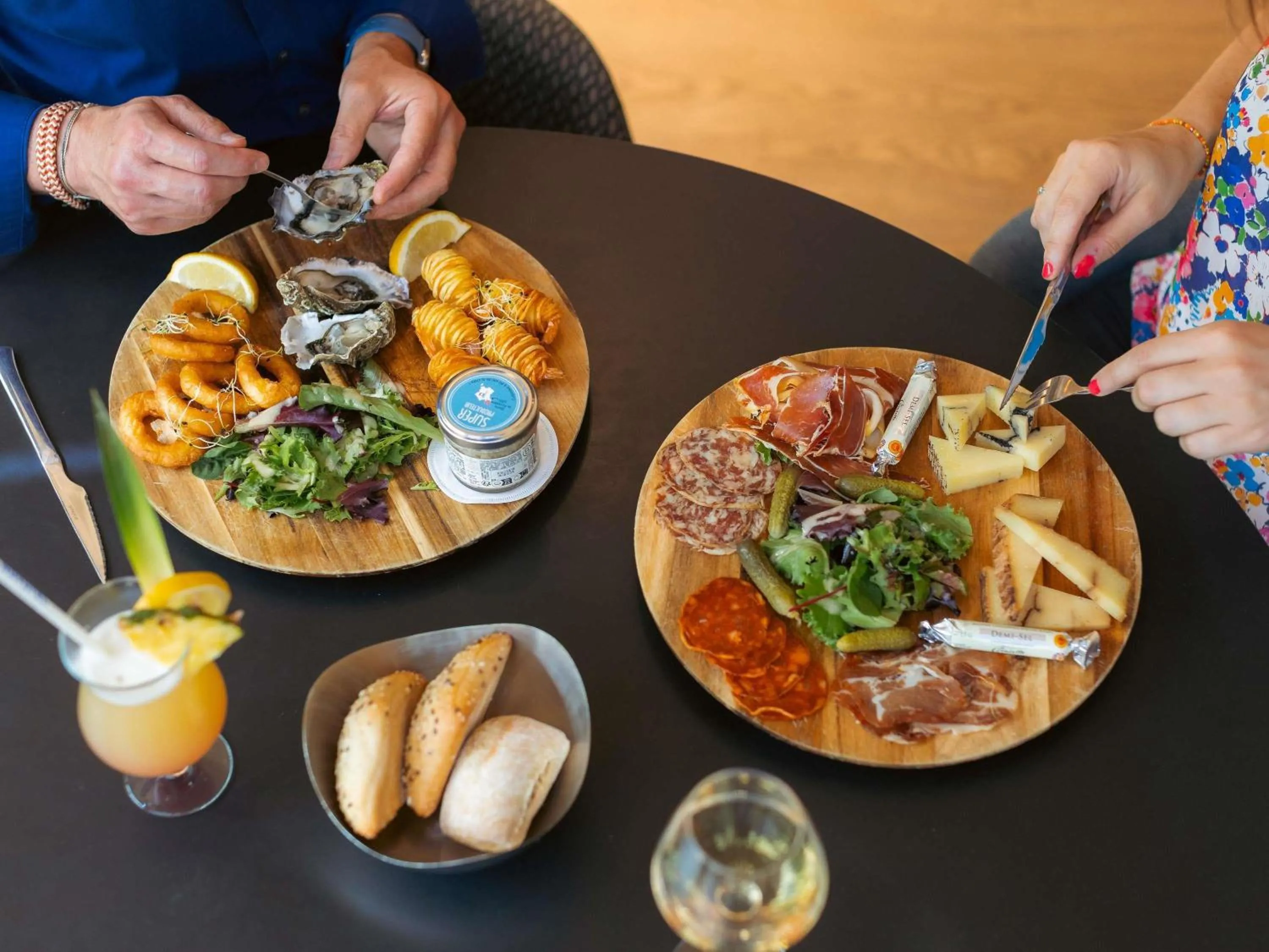 Restaurant/places to eat in Novotel La Rochelle Centre