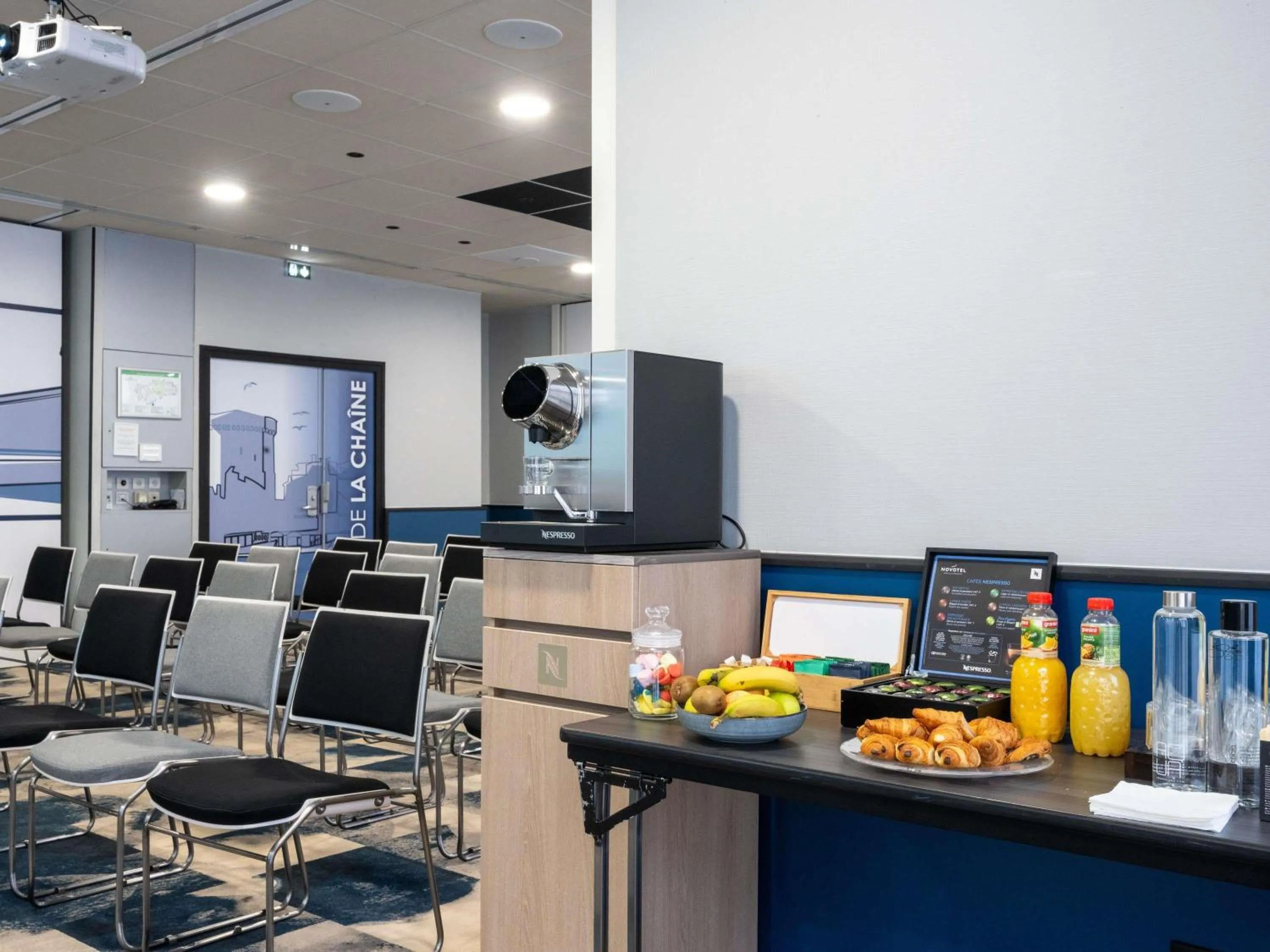 Meeting/conference room in Novotel La Rochelle Centre