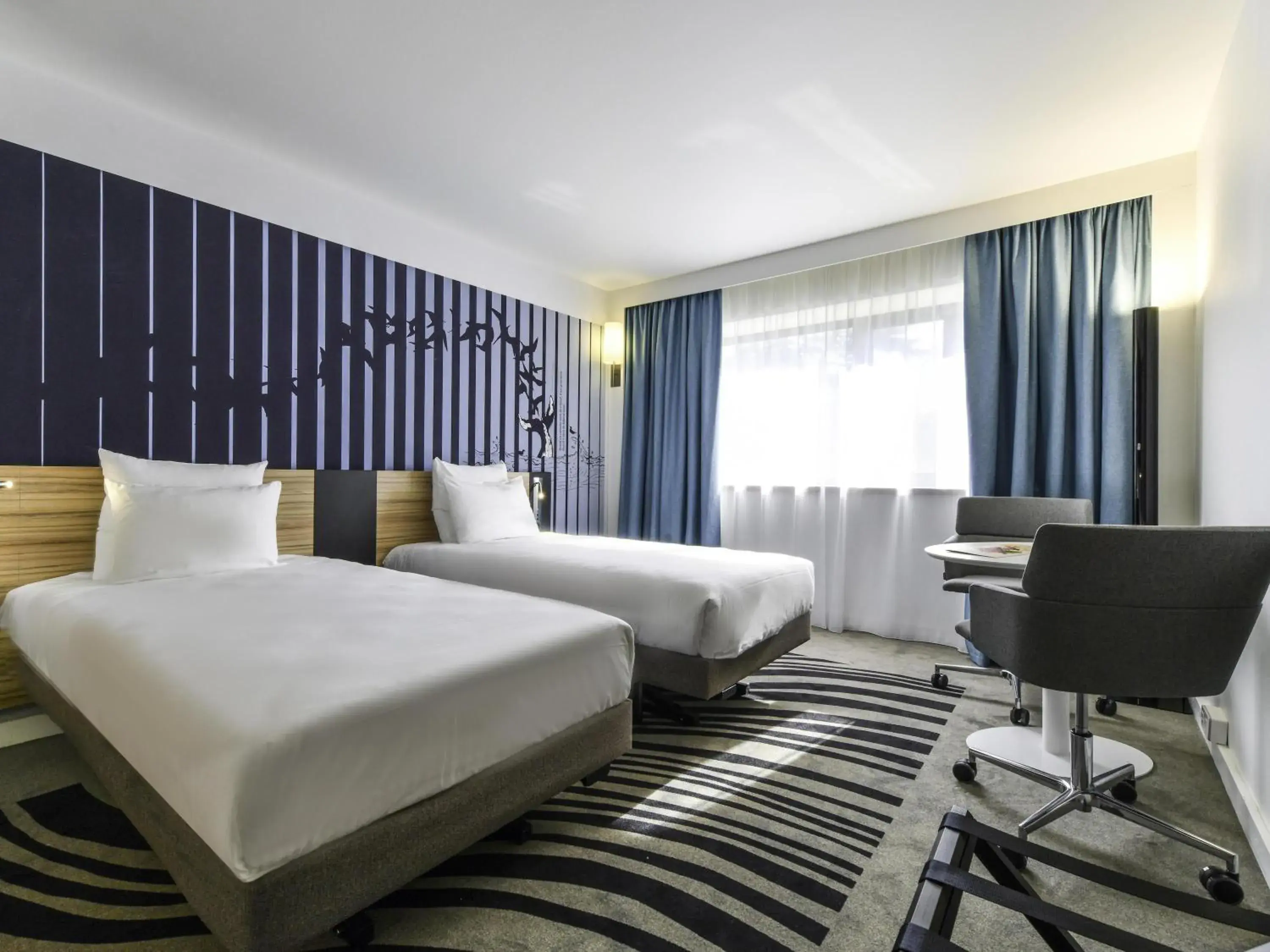Bedroom, Bed in Novotel La Rochelle Centre Bedroom, Bed in Novotel La Rochelle Centre