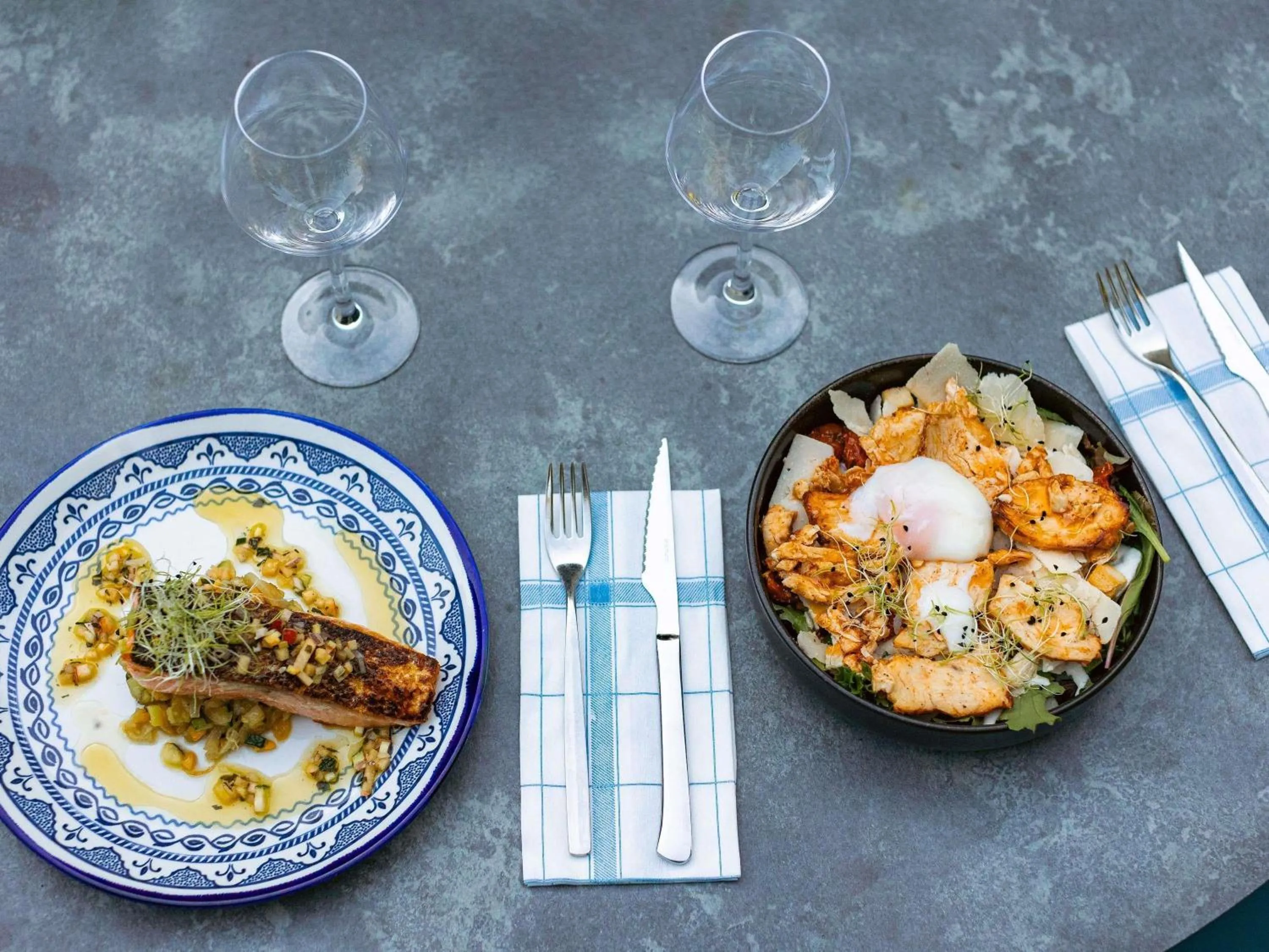 Restaurant/places to eat in Novotel La Rochelle Centre