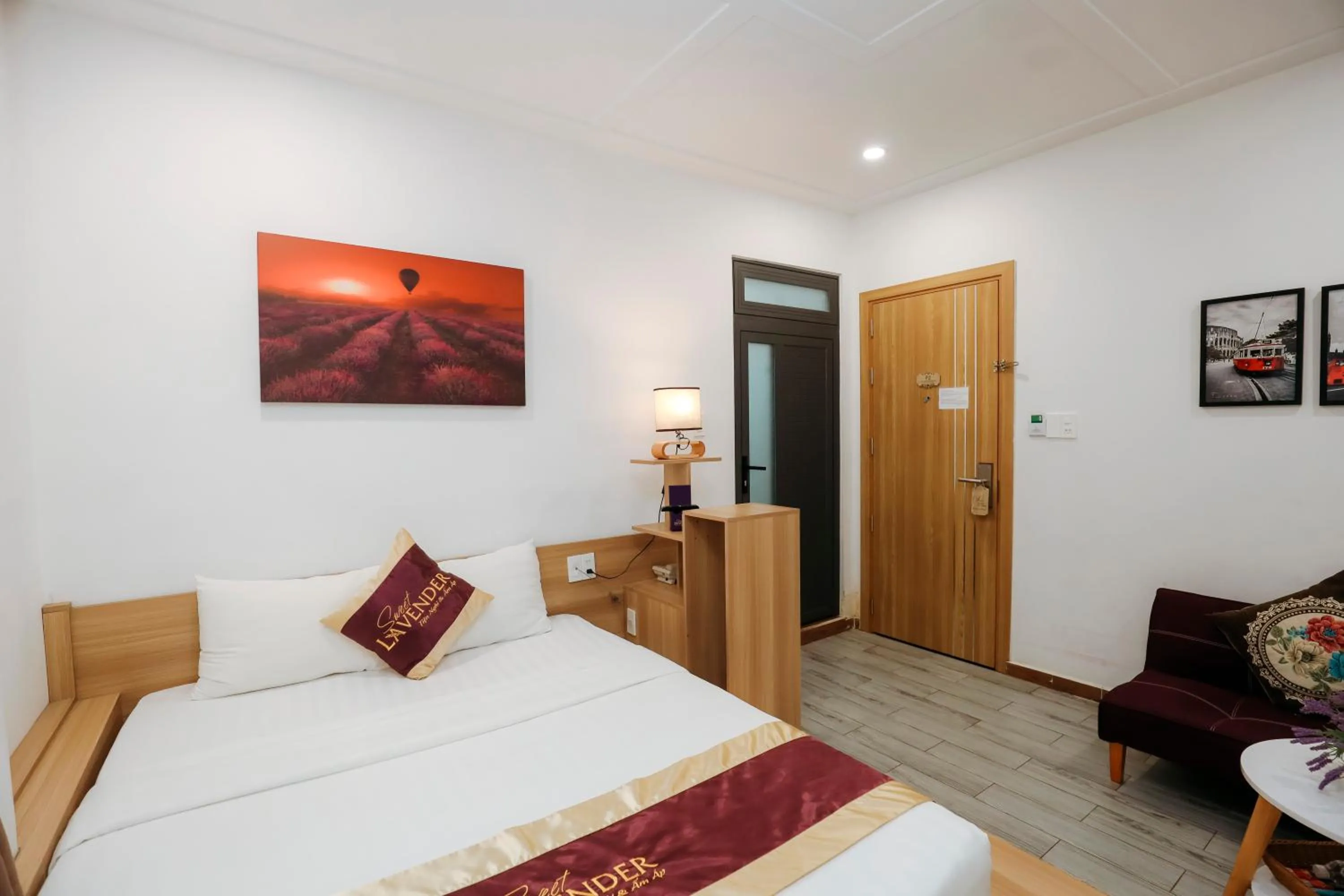 Bed in Sweet Lavender Hotel