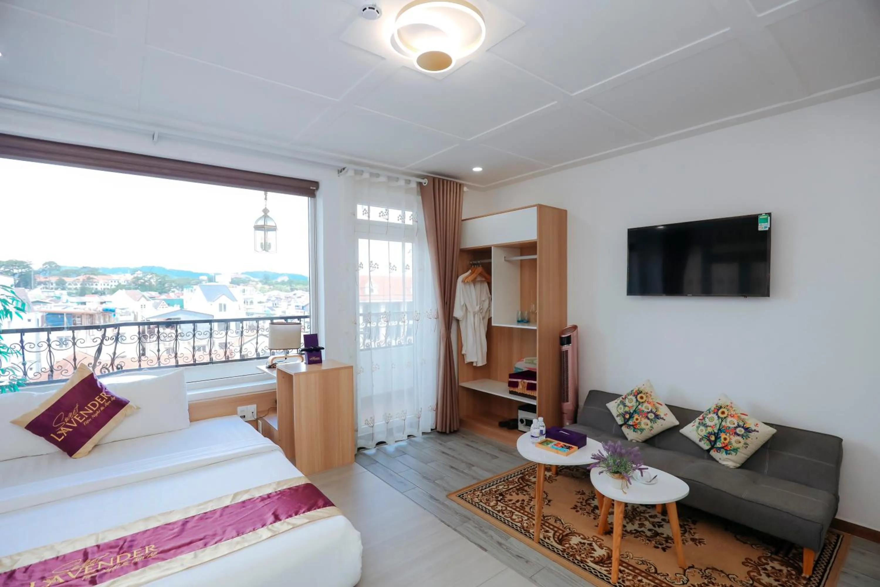 Bed in Sweet Lavender Hotel