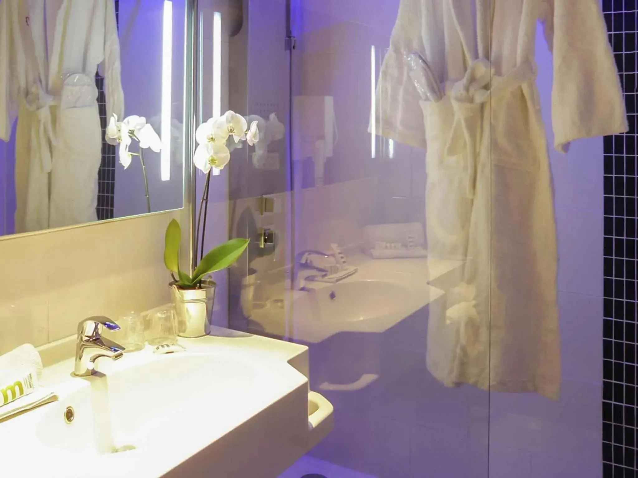 Bedroom in Mercure Brive Bedroom in Mercure Brive