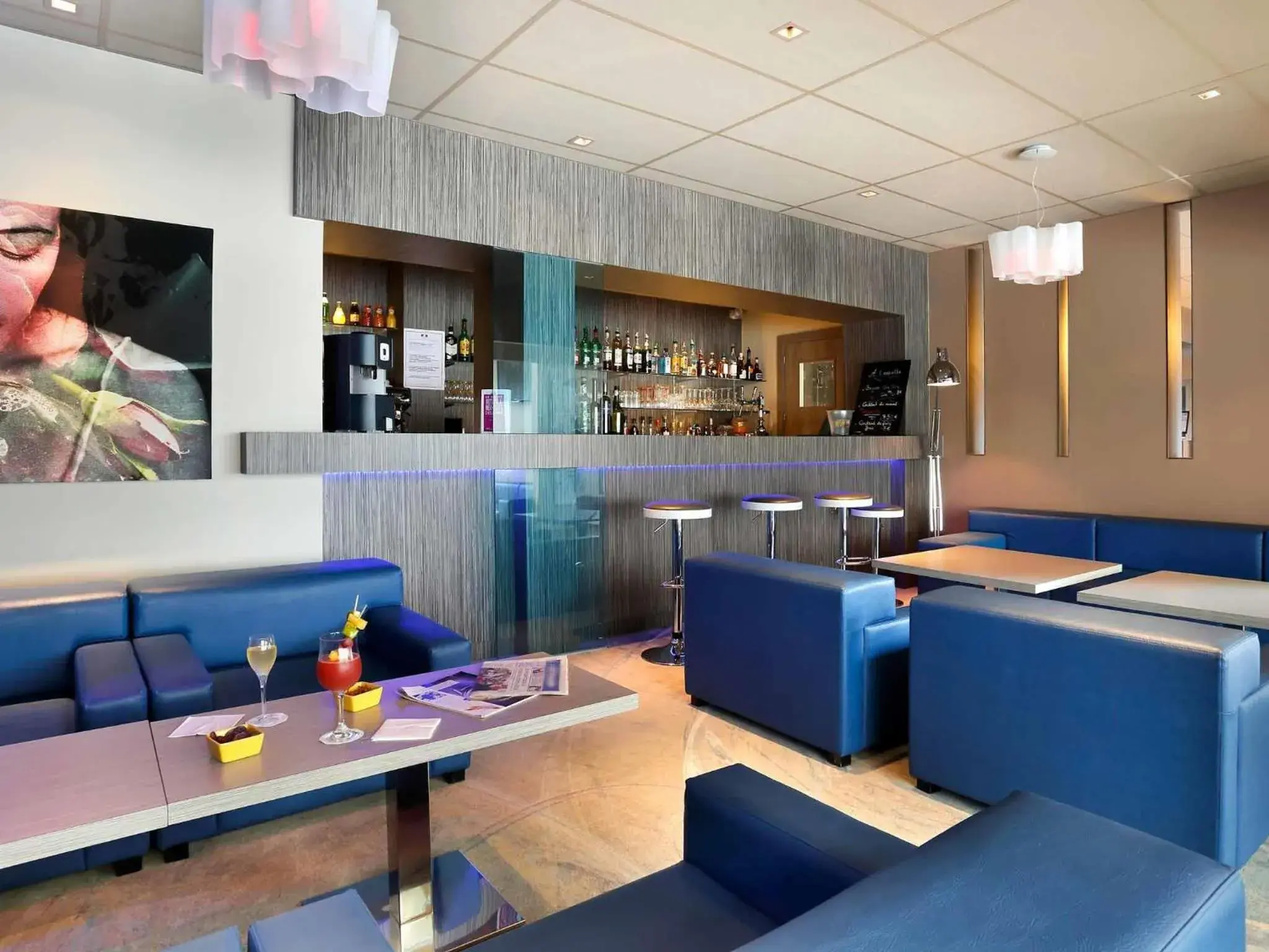 Lounge or bar in Mercure Brive Lounge or bar in Mercure Brive