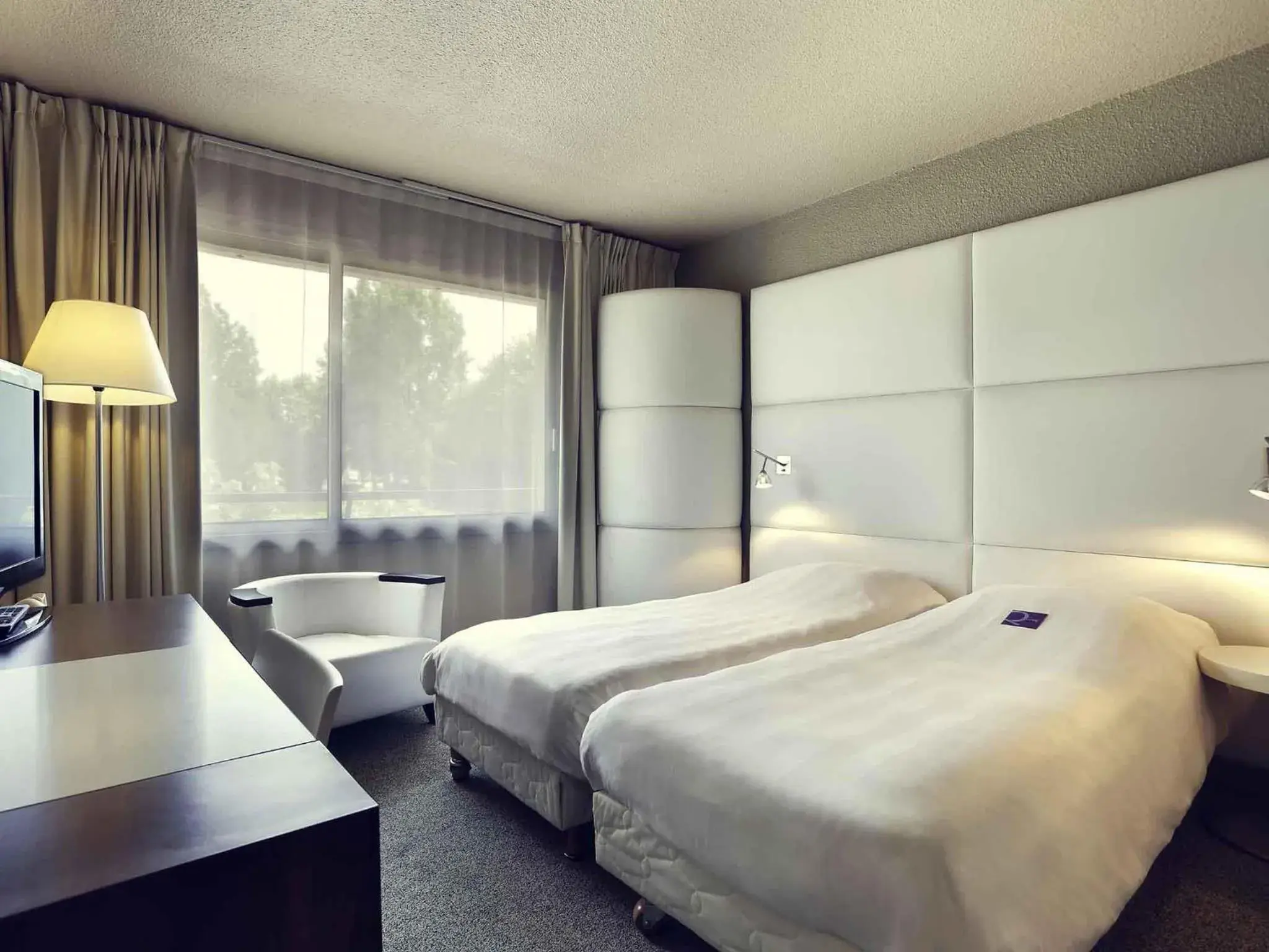 Bedroom, Bed in Mercure Brive Bedroom, Bed in Mercure Brive