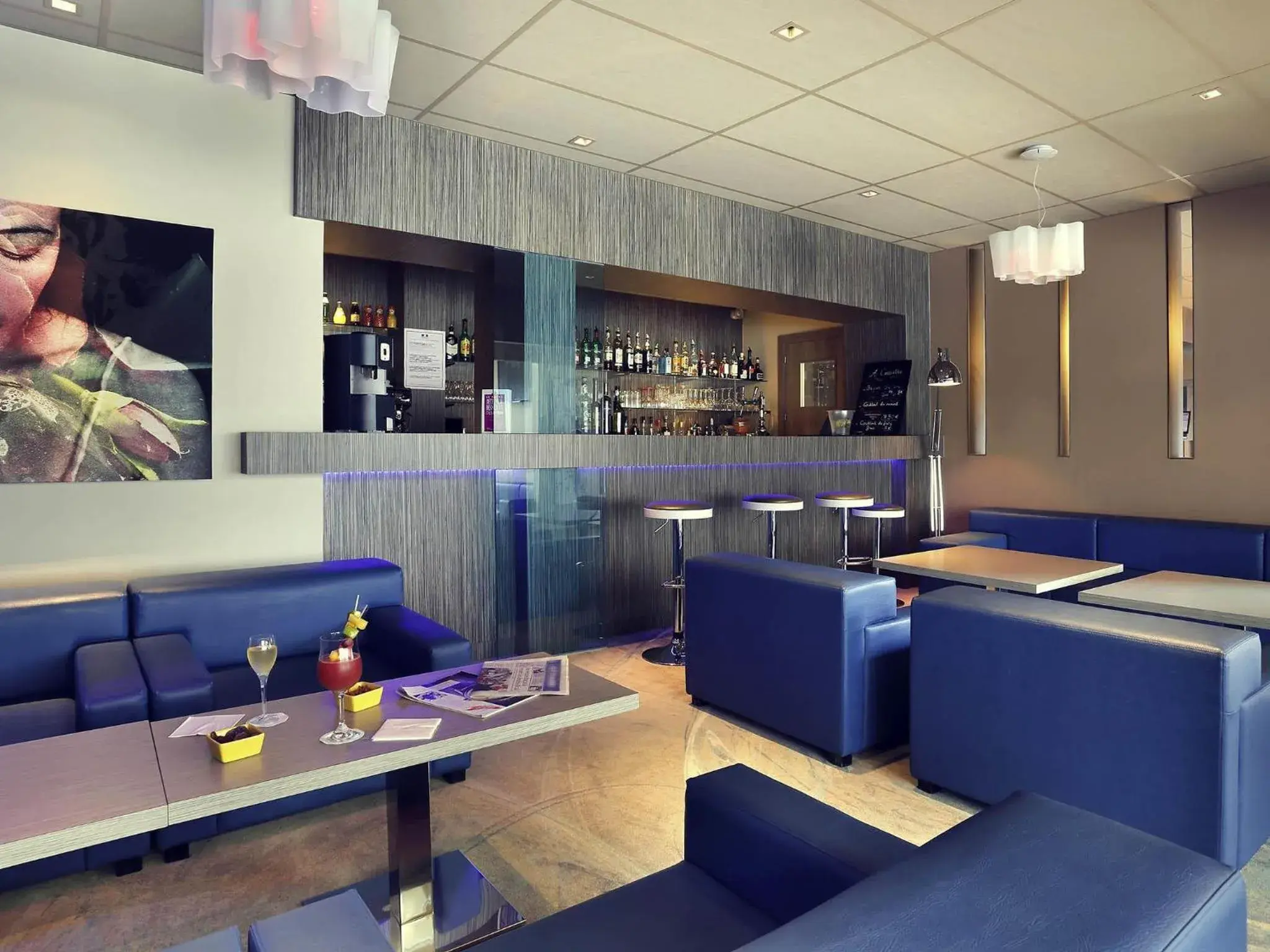 Lounge or bar in Mercure Brive Lounge or bar in Mercure Brive