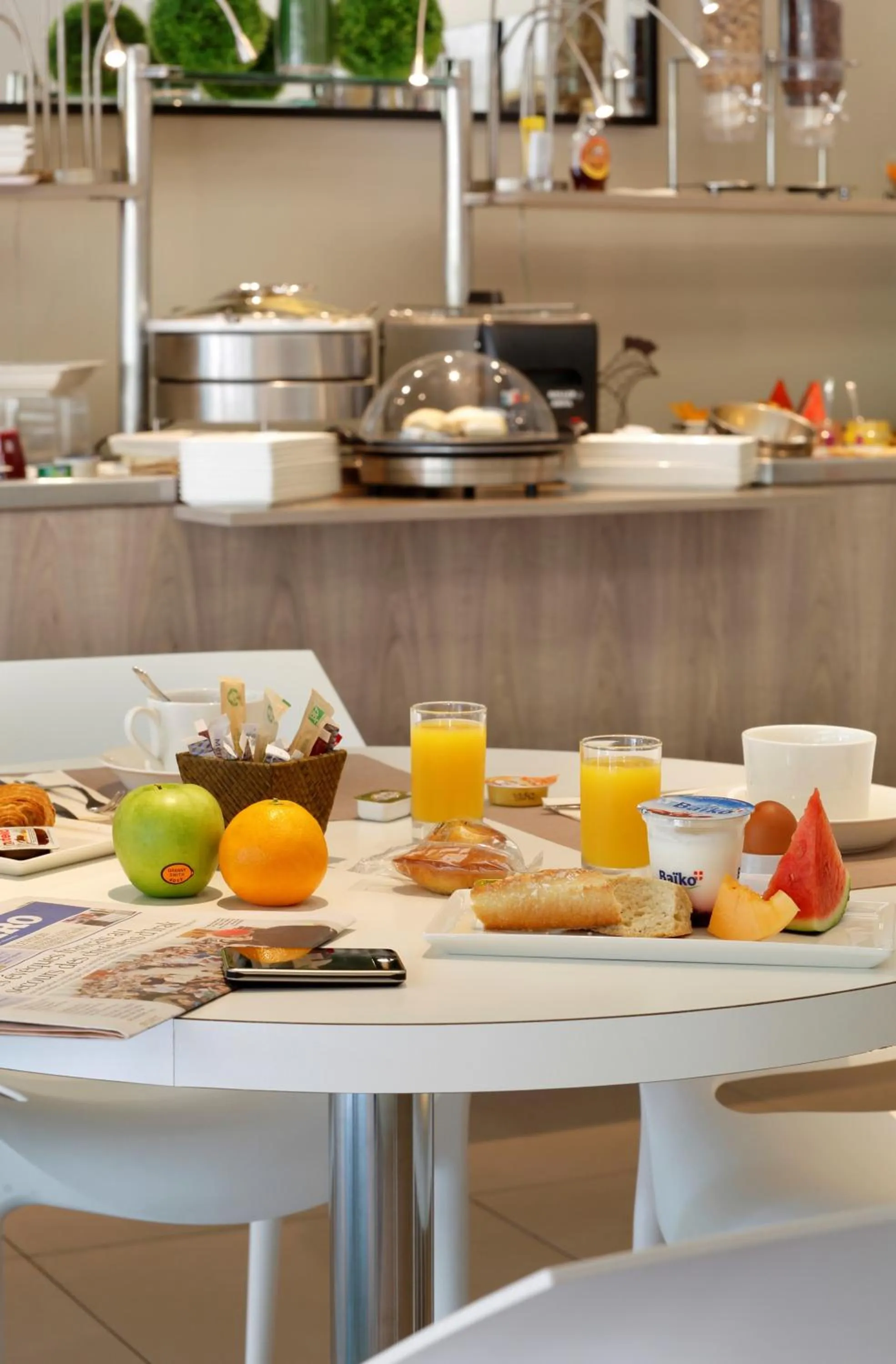 Dining area in Mercure Brive