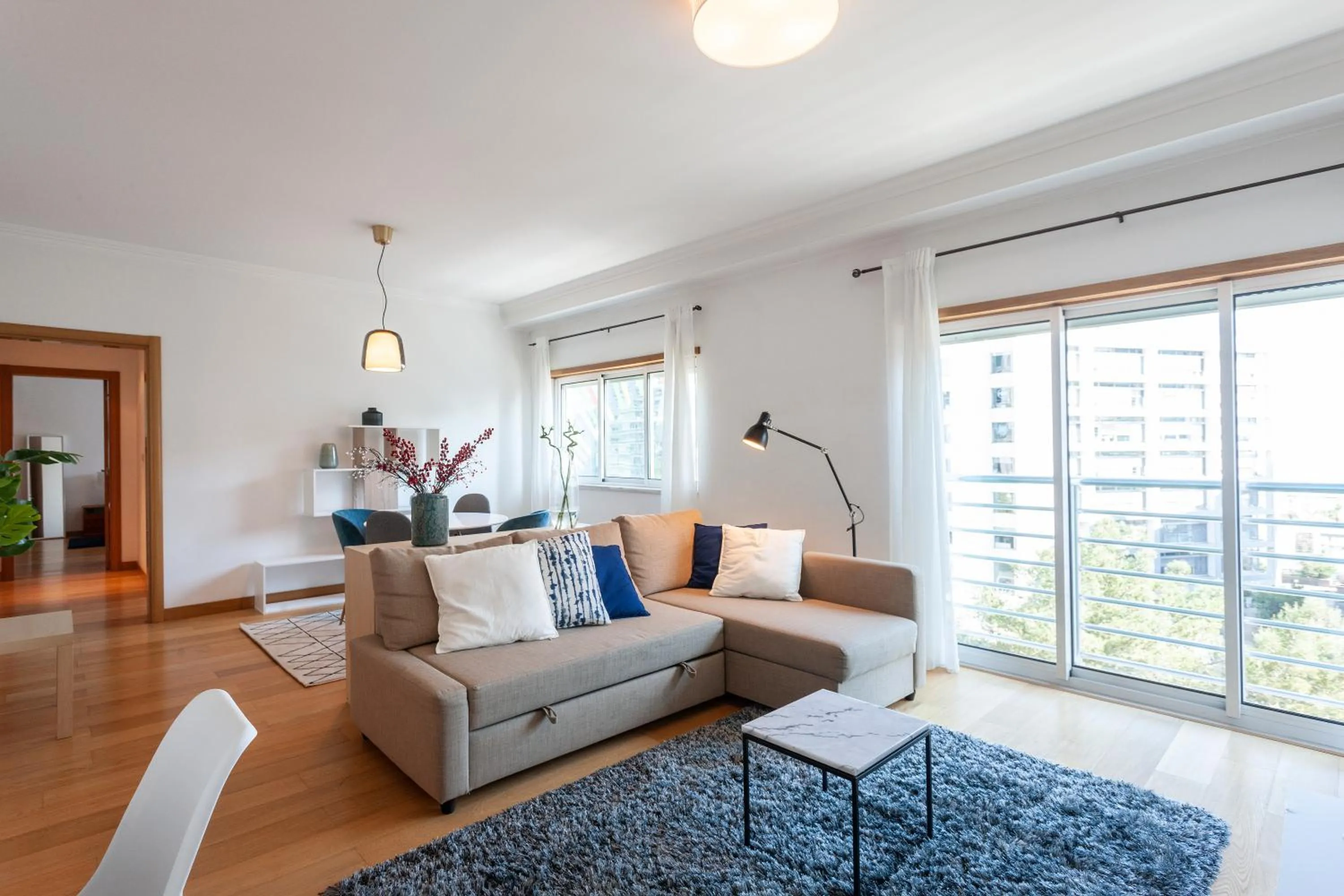 Central Orient Residence - Modern, spacious and sunny! By the river!