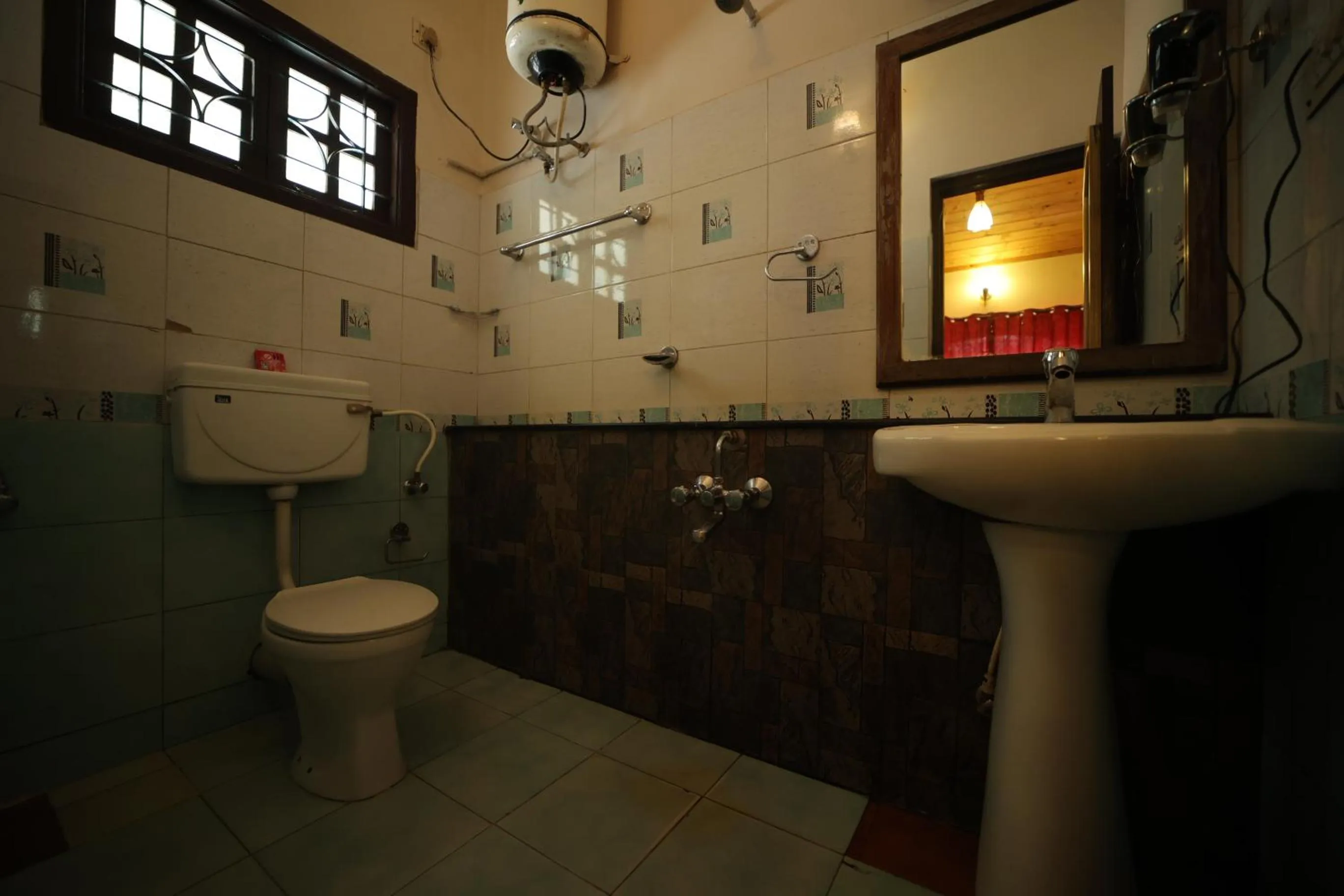 Bathroom in Pine Borough Inn