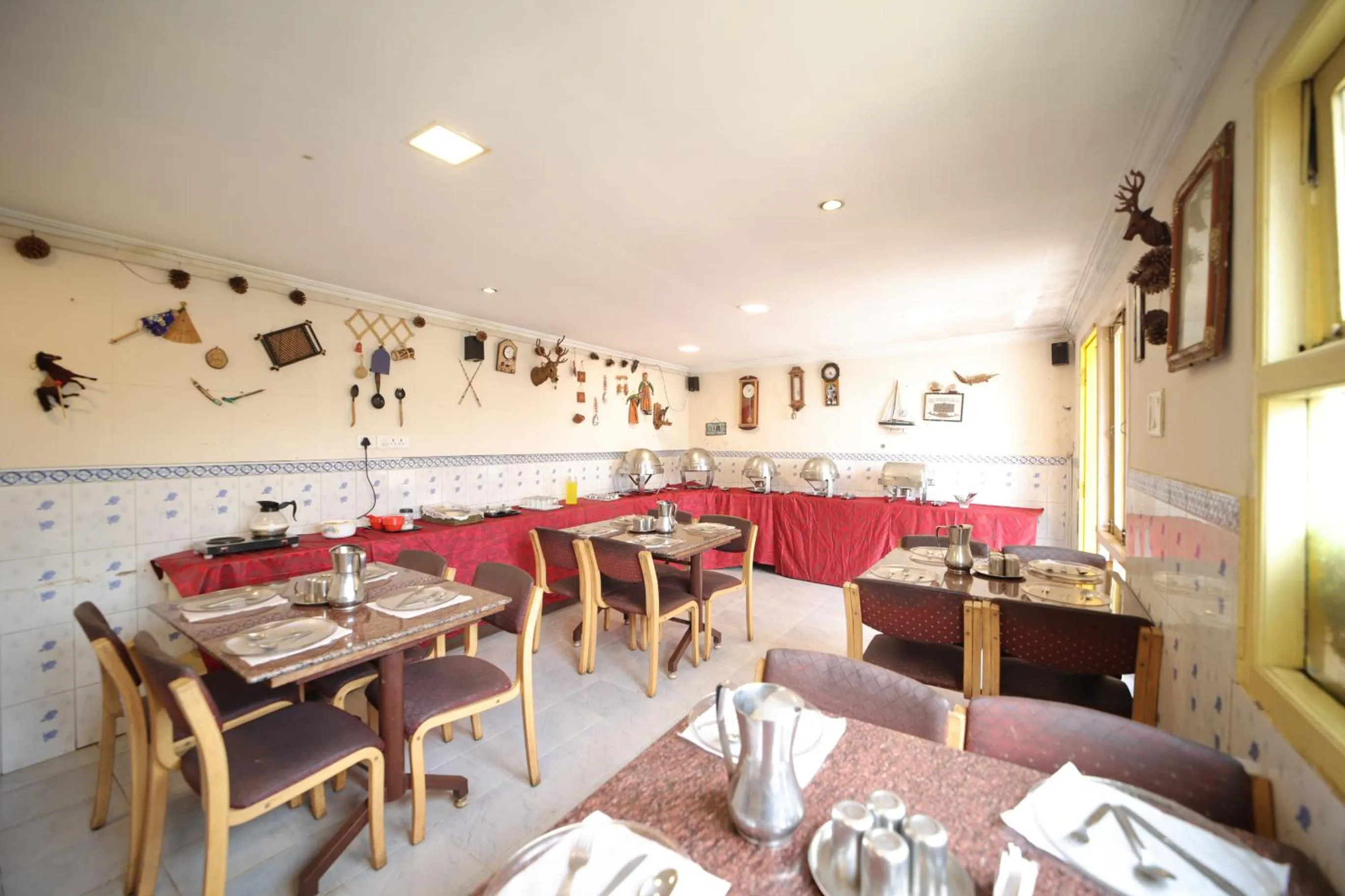 Restaurant/places to eat in Pine Borough Inn