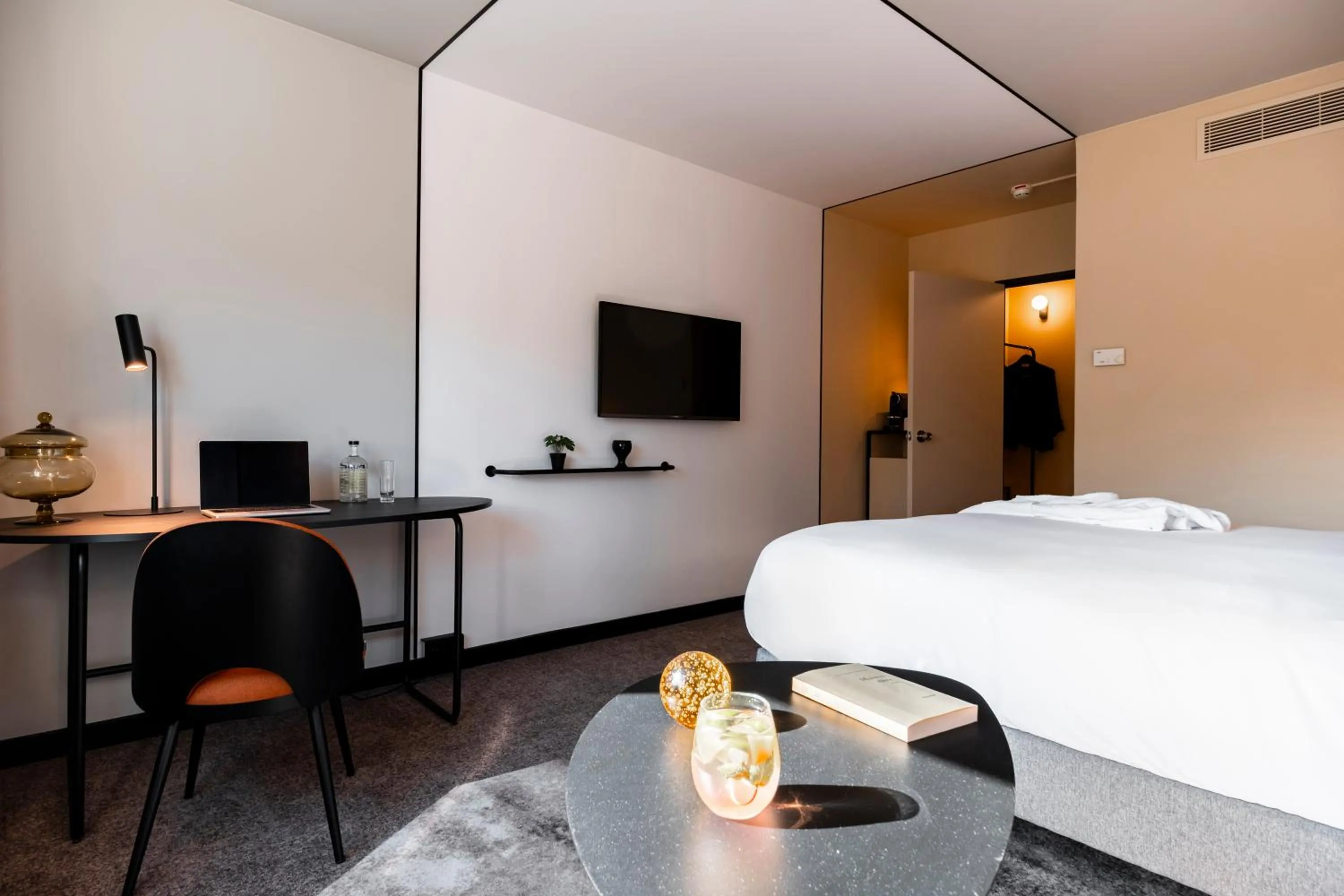 Bed in Novotel Belfort Centre Atria