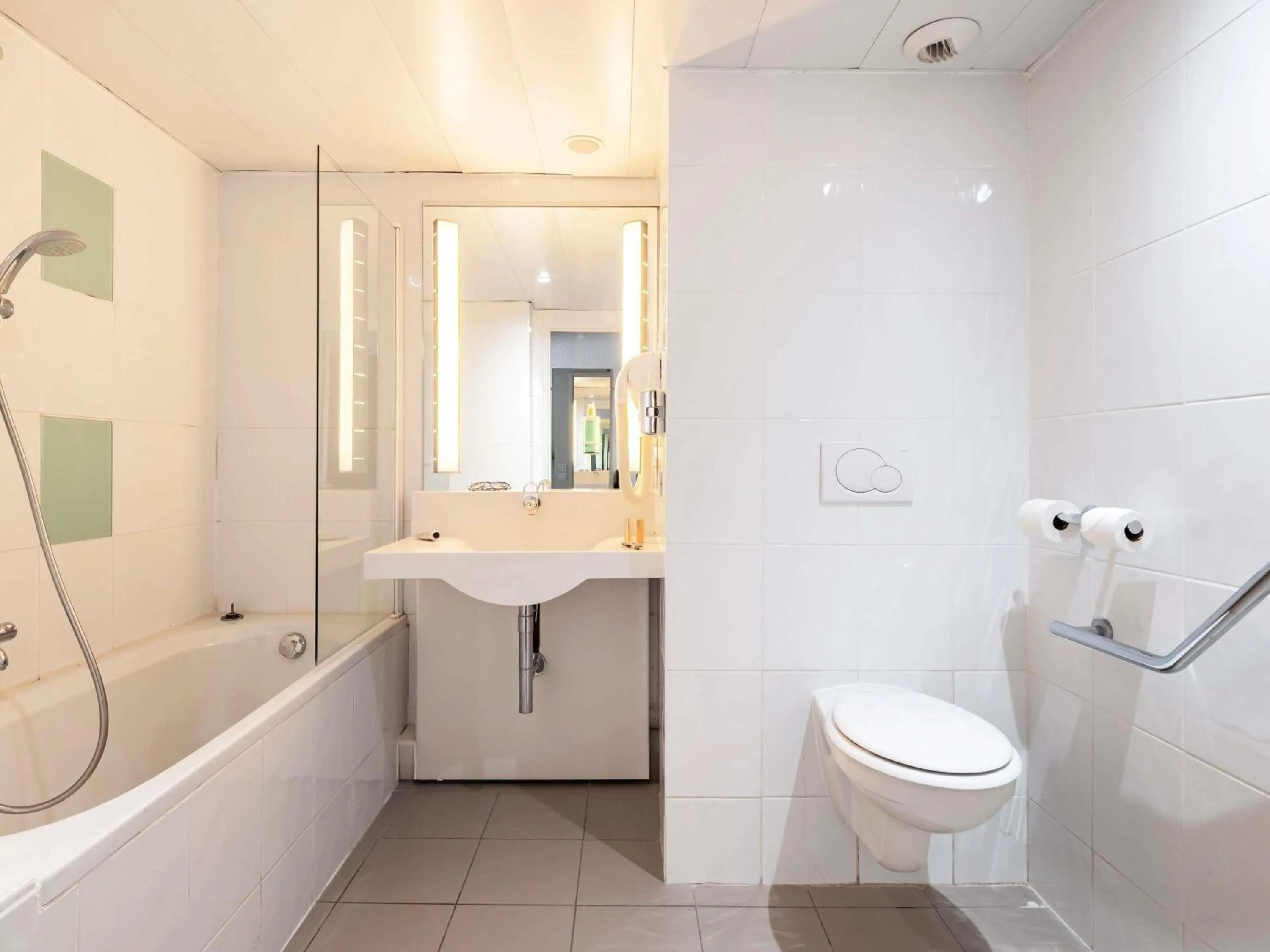 Bedroom in Novotel Belfort Centre Atria