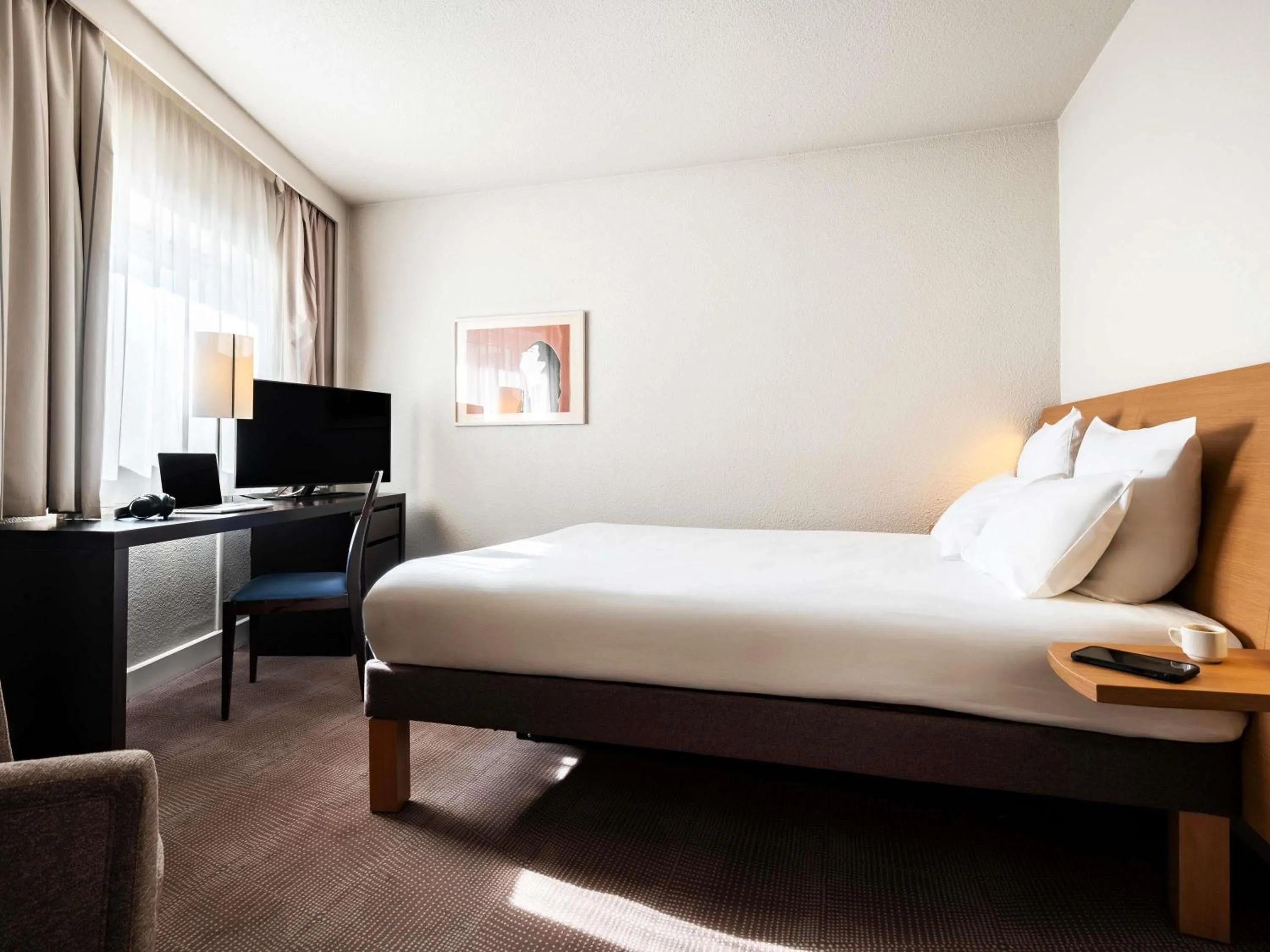 Bedroom, Bed in Novotel Belfort Centre Atria