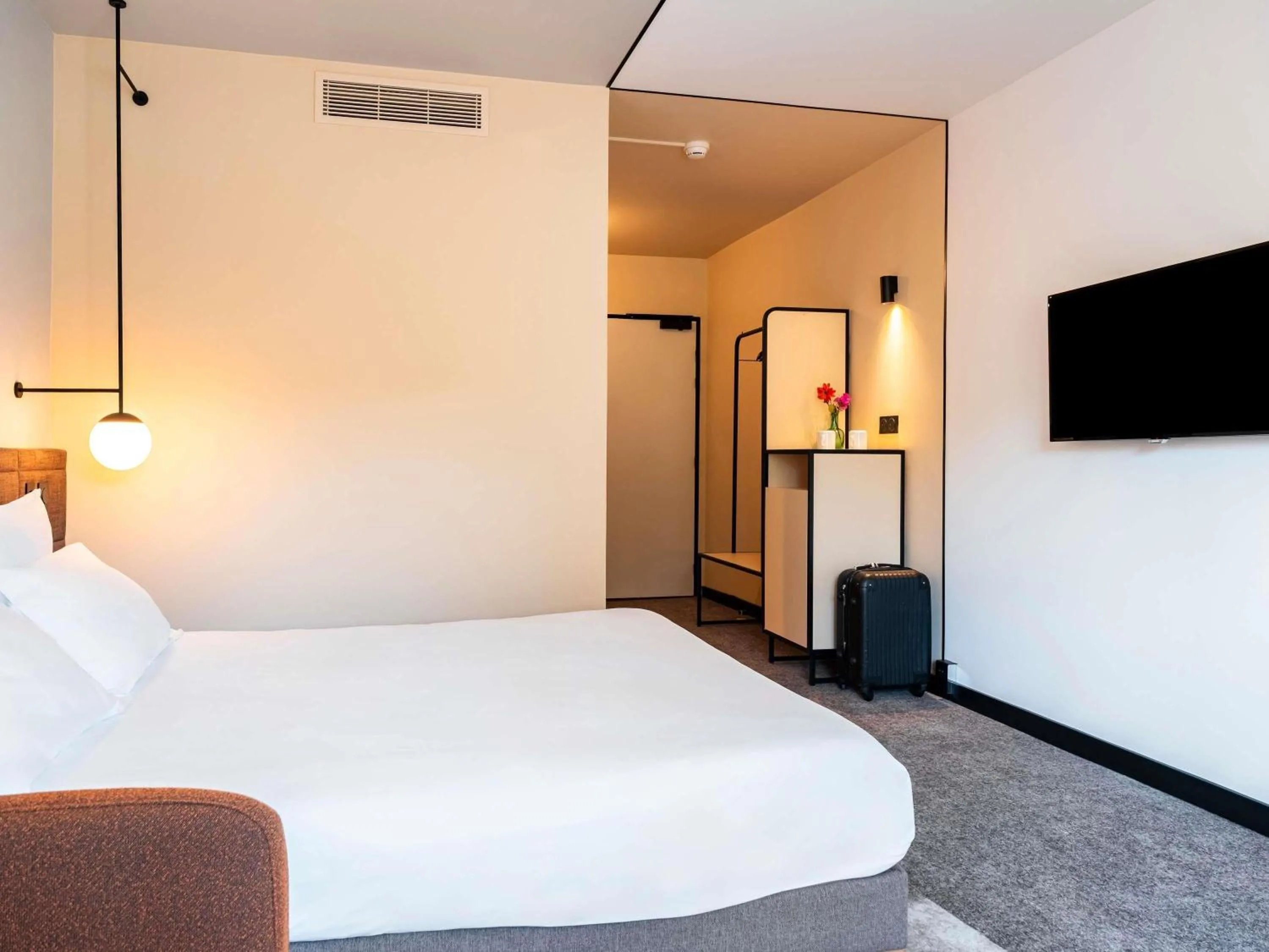 Bedroom, Bed in Novotel Belfort Centre Atria