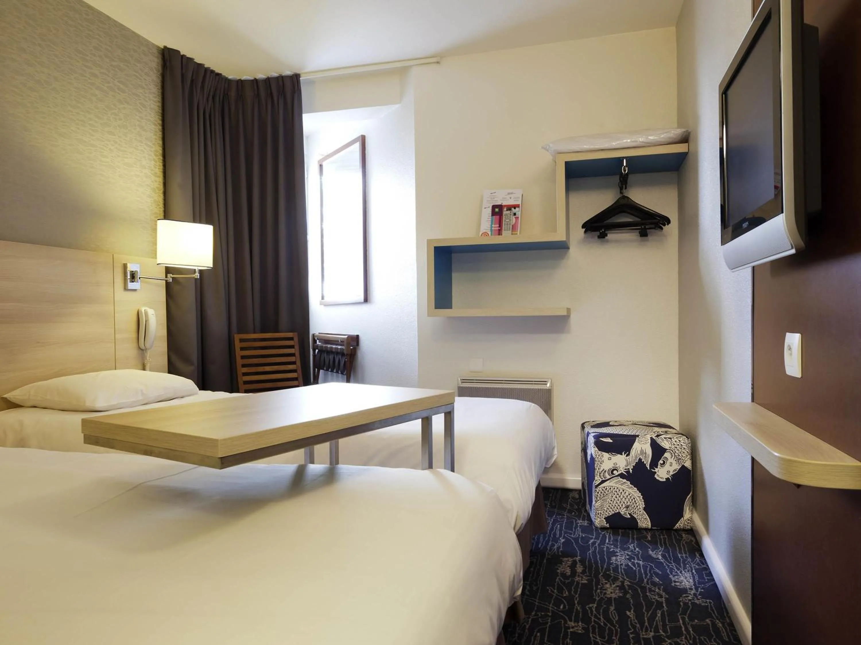 Bedroom, Bed in ibis Styles Ouistreham