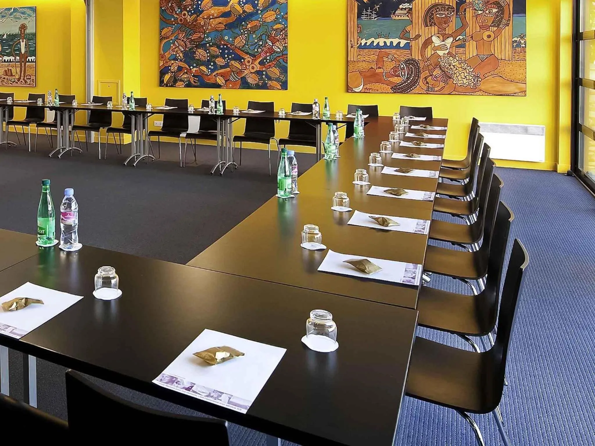 Meeting/conference room in ibis Styles Ouistreham