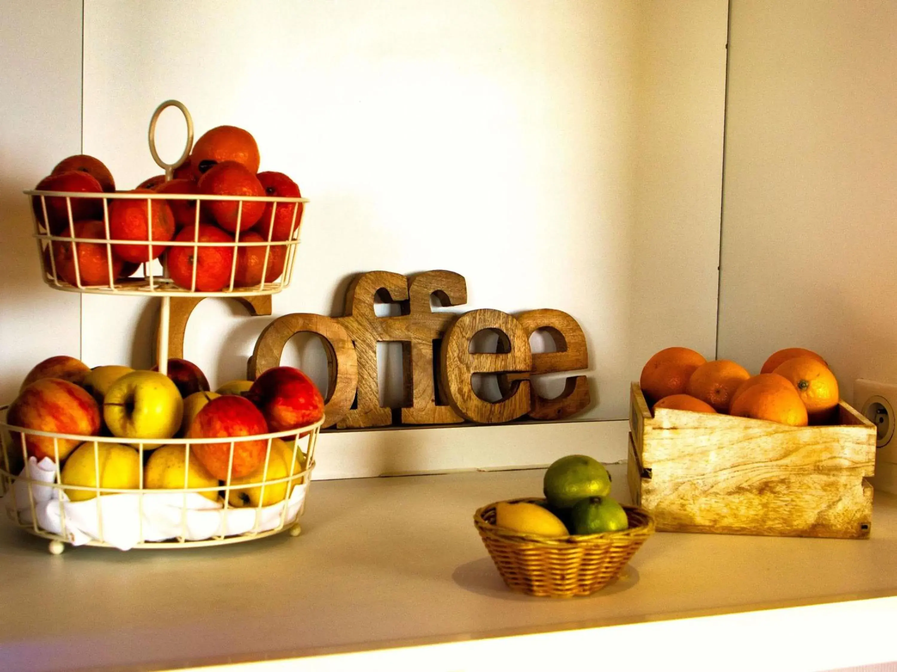 Lounge or bar in ibis Styles Ouistreham Lounge or bar in ibis Styles Ouistreham