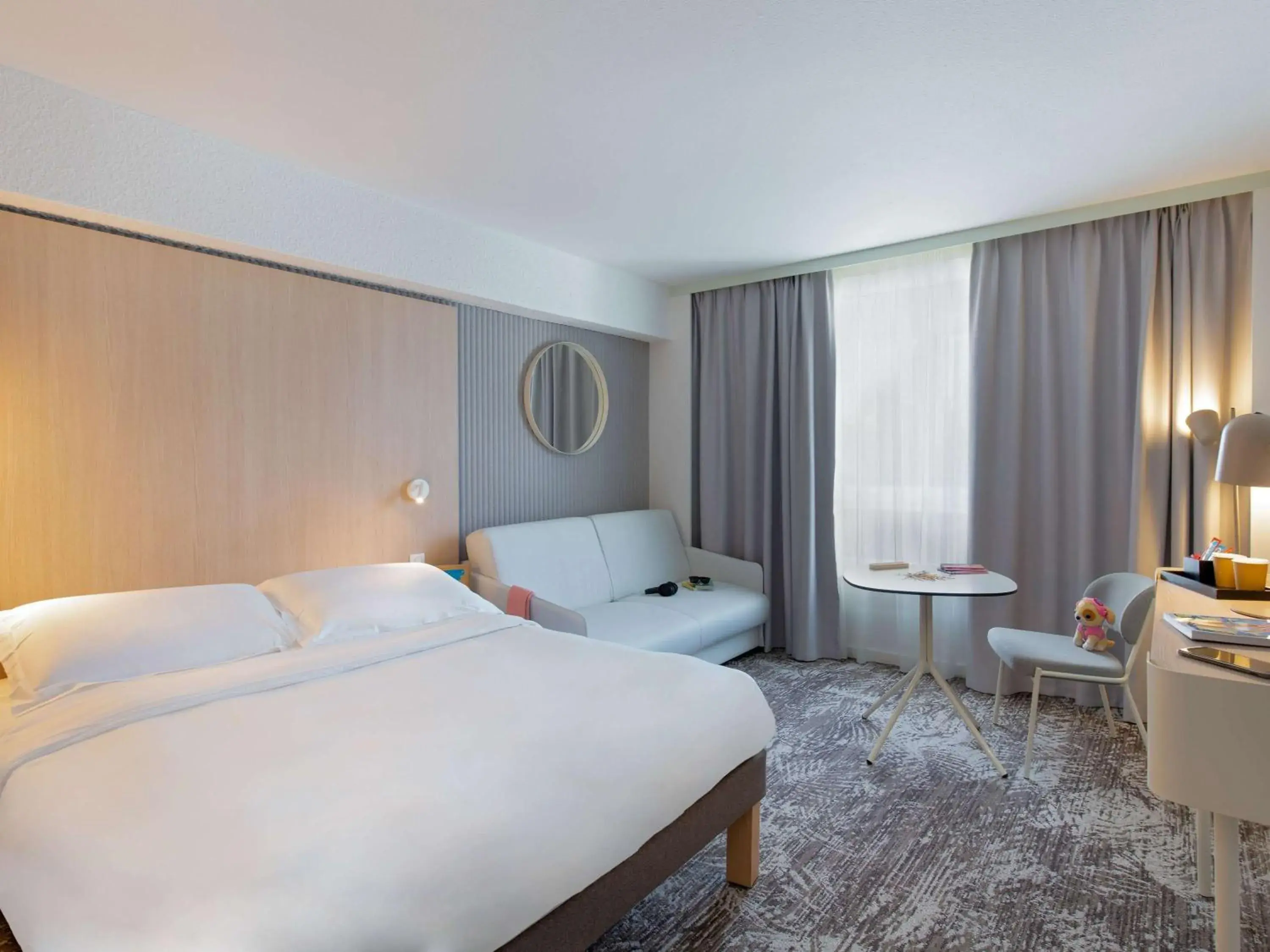 Bedroom, Bed in Novotel Aix-en-Provence Pont de L'Arc Bedroom, Bed in Novotel Aix-en-Provence Pont de L'Arc