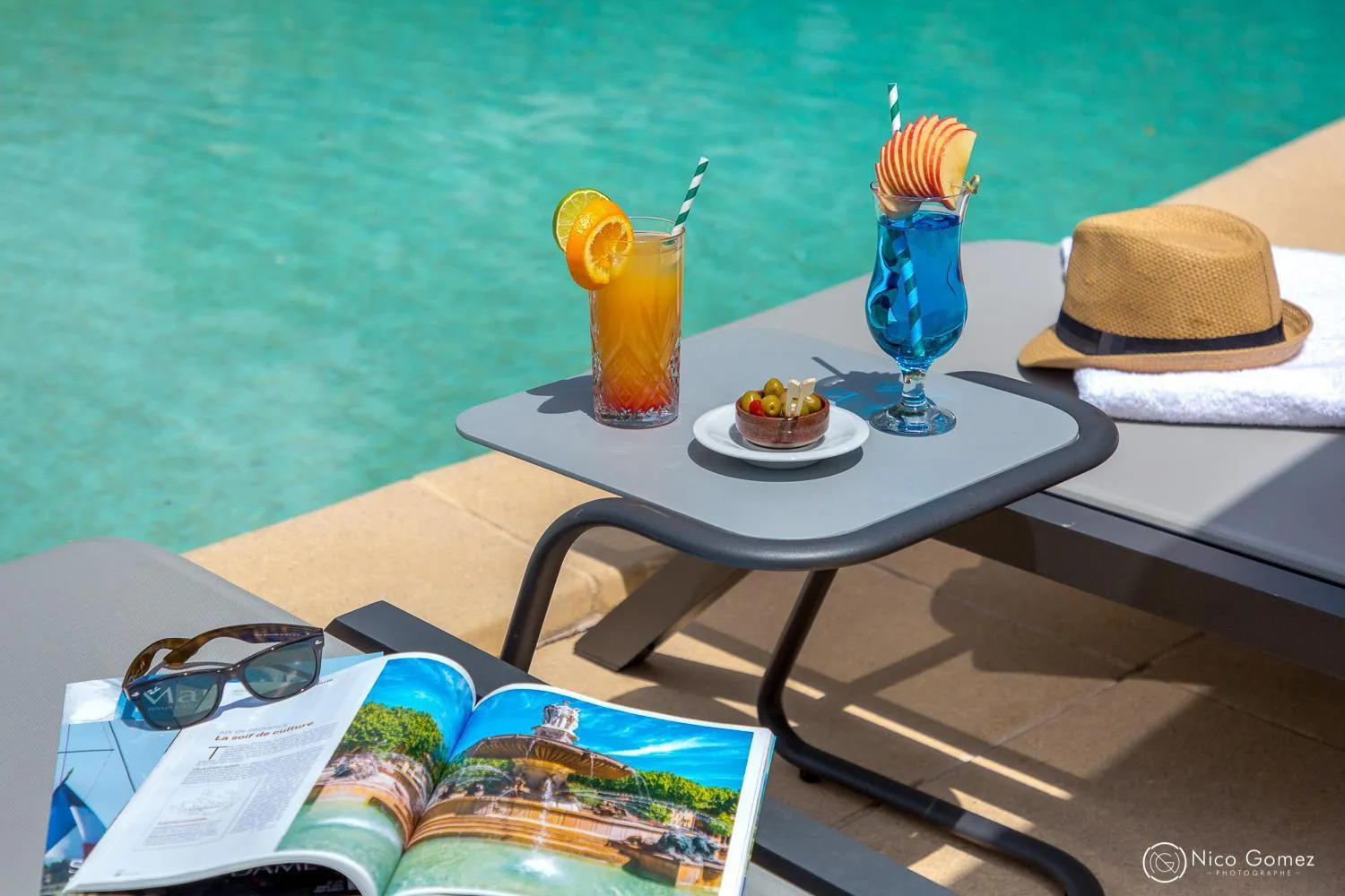 Swimming pool in Novotel Aix-en-Provence Pont de L'Arc