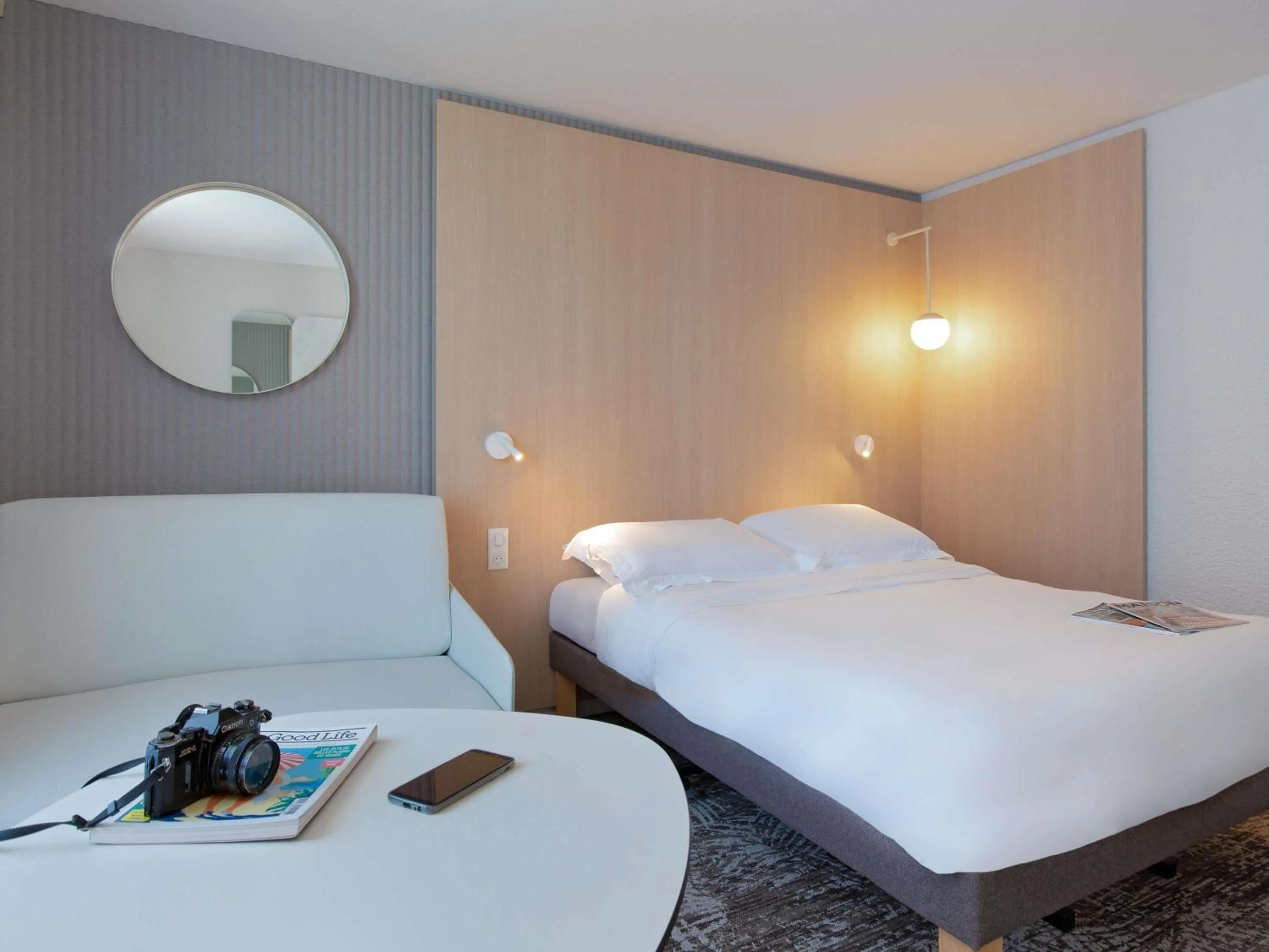 Bedroom, Bed in Novotel Aix-en-Provence Pont de L'Arc