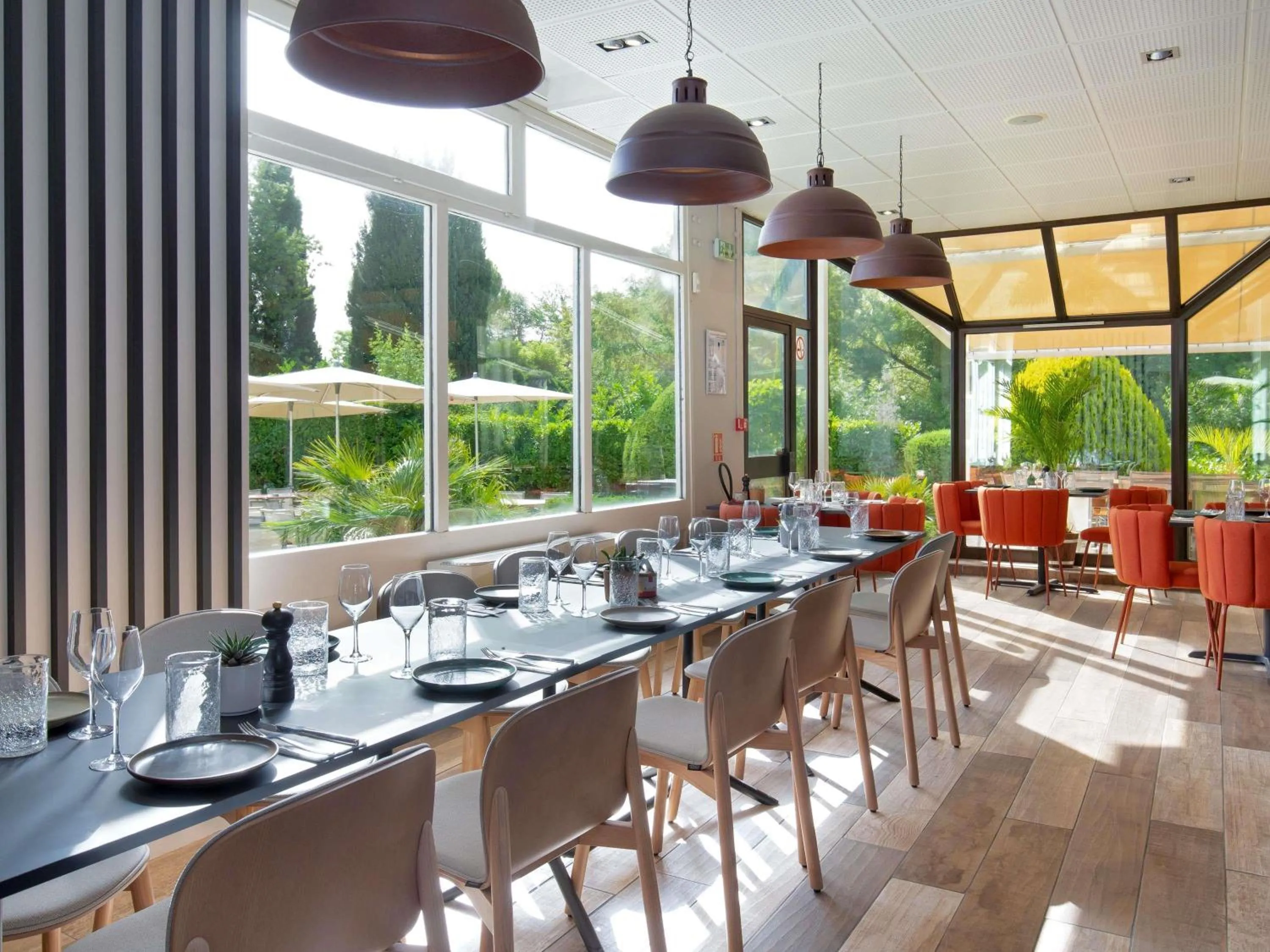 Restaurant/places to eat in Novotel Aix-en-Provence Pont de L'Arc