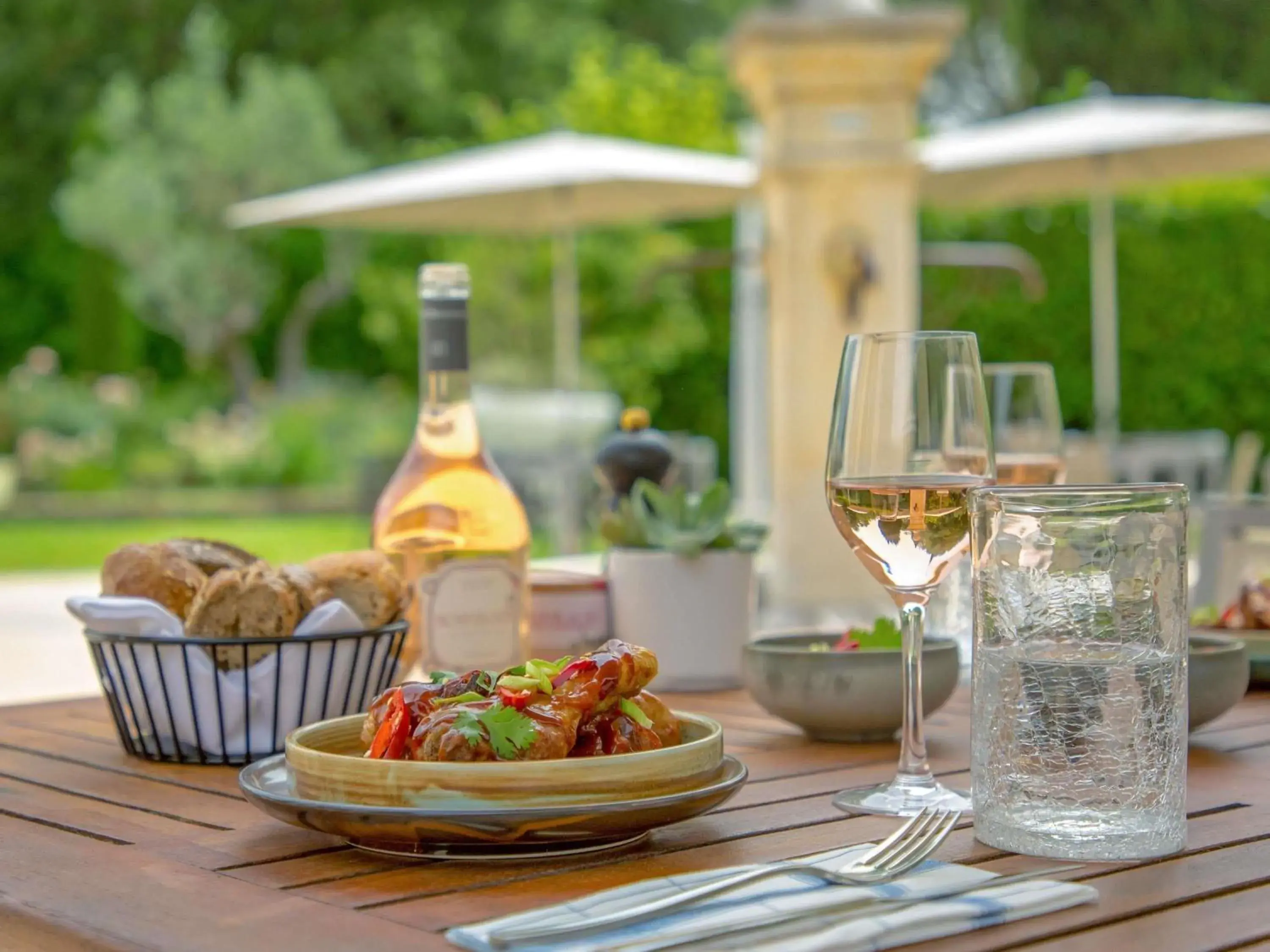 Restaurant/places to eat in Novotel Aix-en-Provence Pont de L'Arc Restaurant/places to eat in Novotel Aix-en-Provence Pont de L'Arc