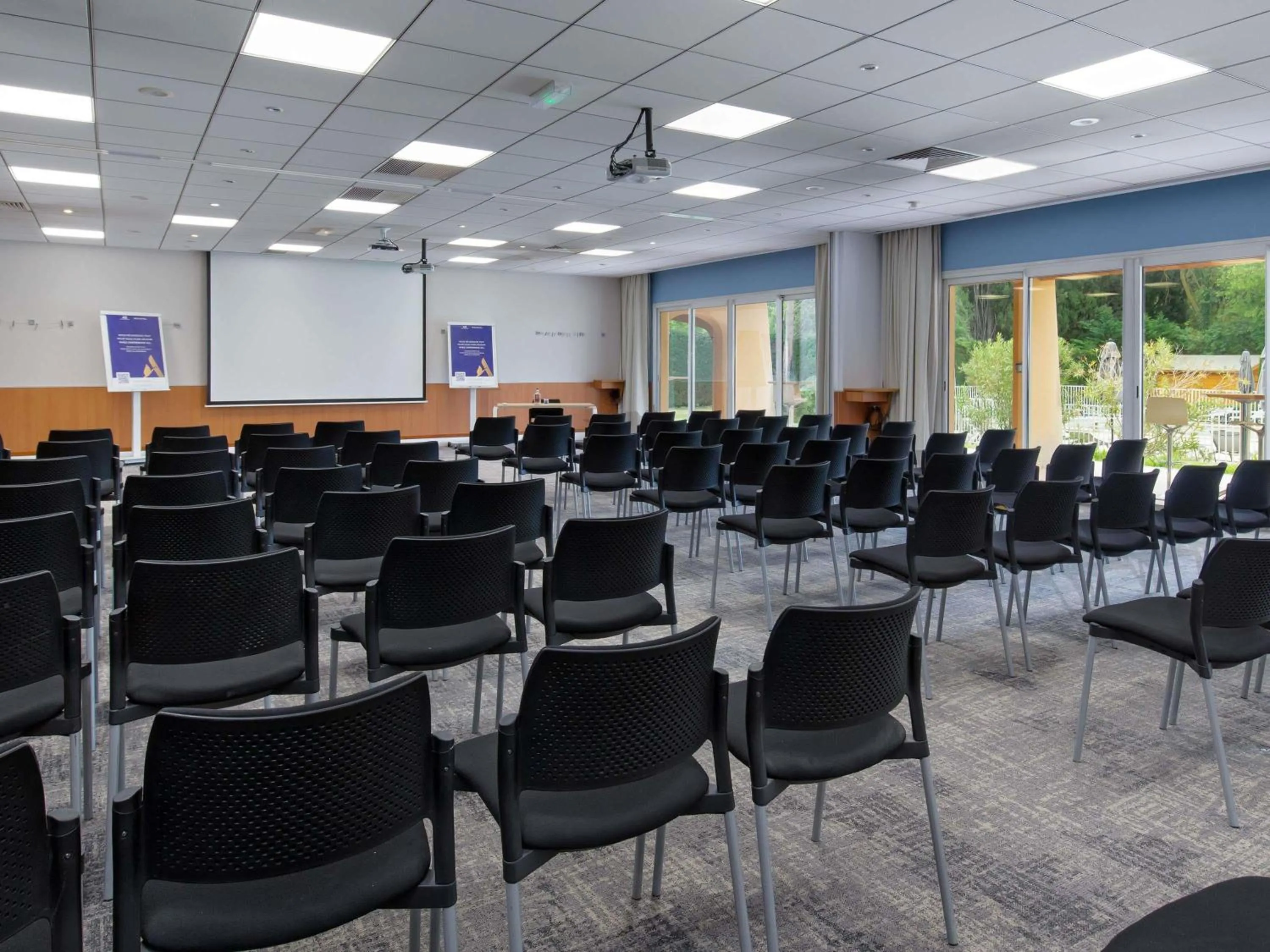 Meeting/conference room in Novotel Aix-en-Provence Pont de L'Arc