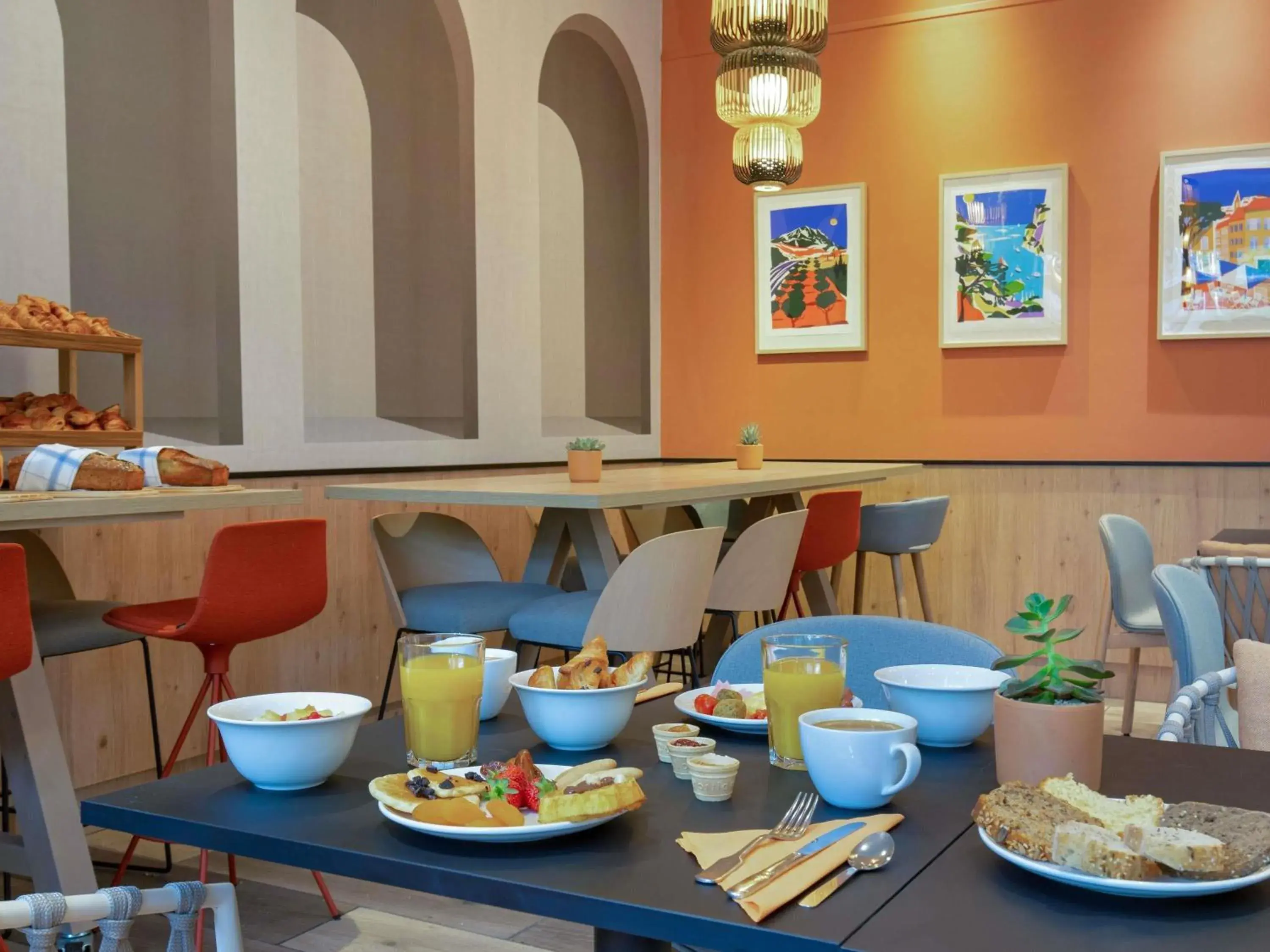 Breakfast in Novotel Aix-en-Provence Pont de L'Arc Breakfast in Novotel Aix-en-Provence Pont de L'Arc