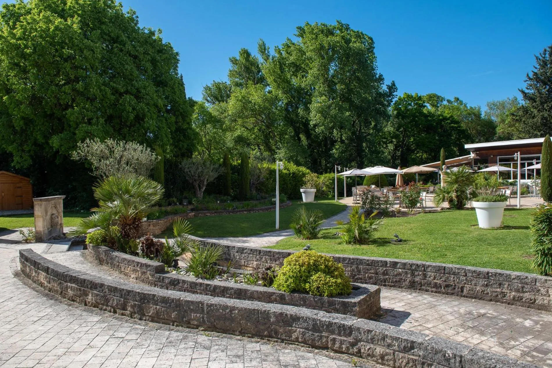 Garden in Novotel Aix-en-Provence Pont de L'Arc