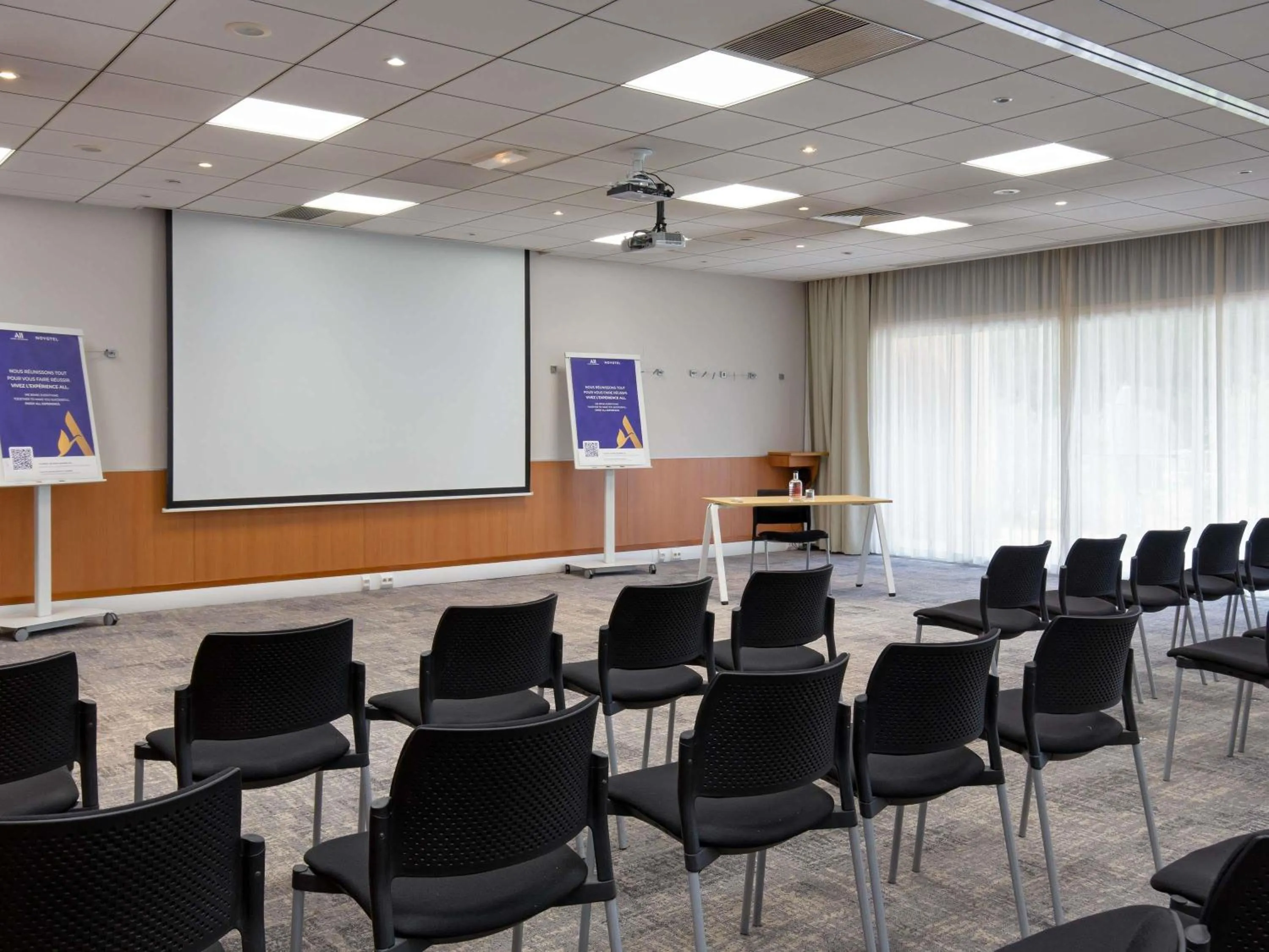 Meeting/conference room in Novotel Aix-en-Provence Pont de L'Arc