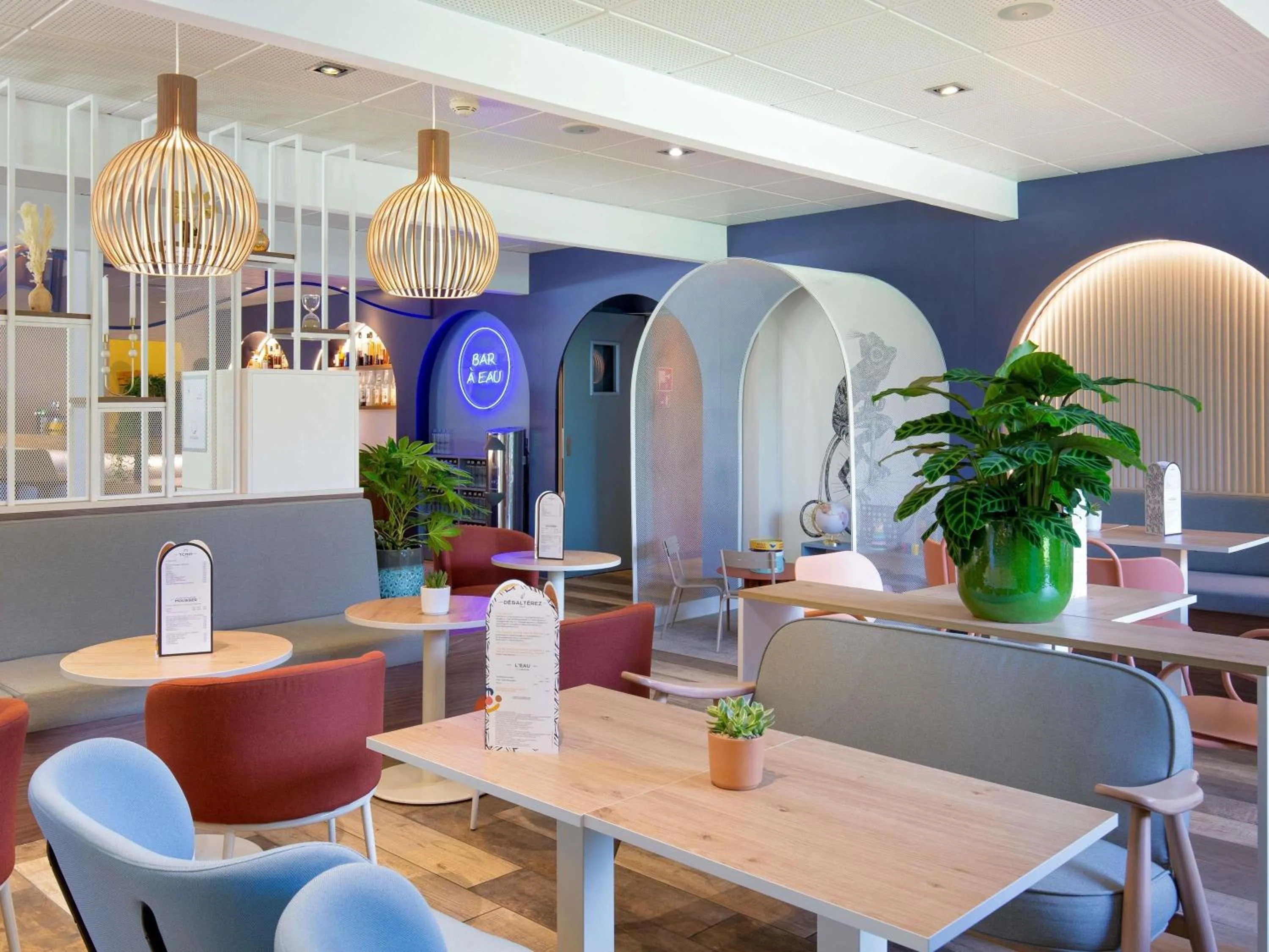 Property building in Novotel Aix-en-Provence Pont de L'Arc