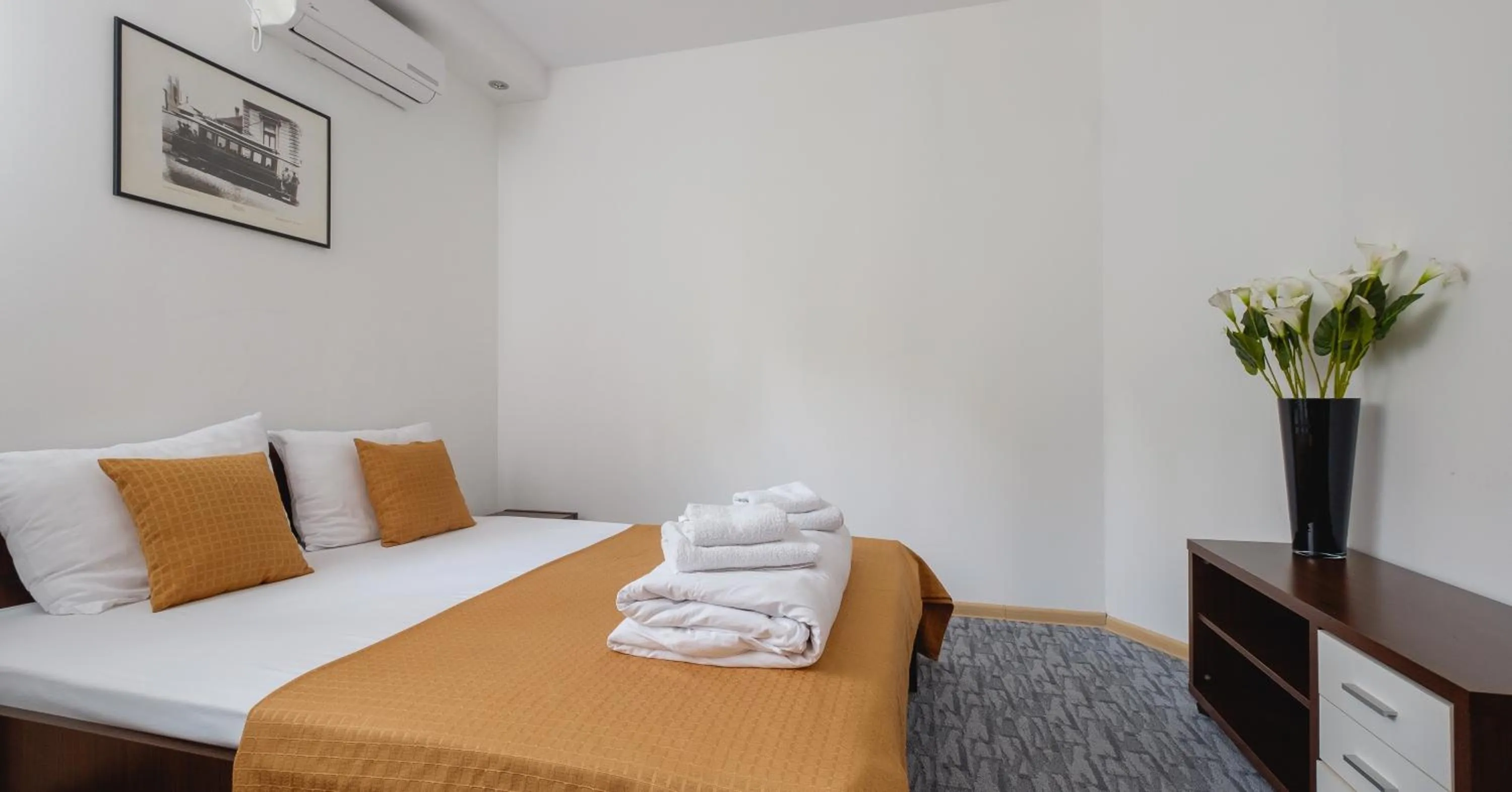 Bedroom, Bed in Villa Bulevar