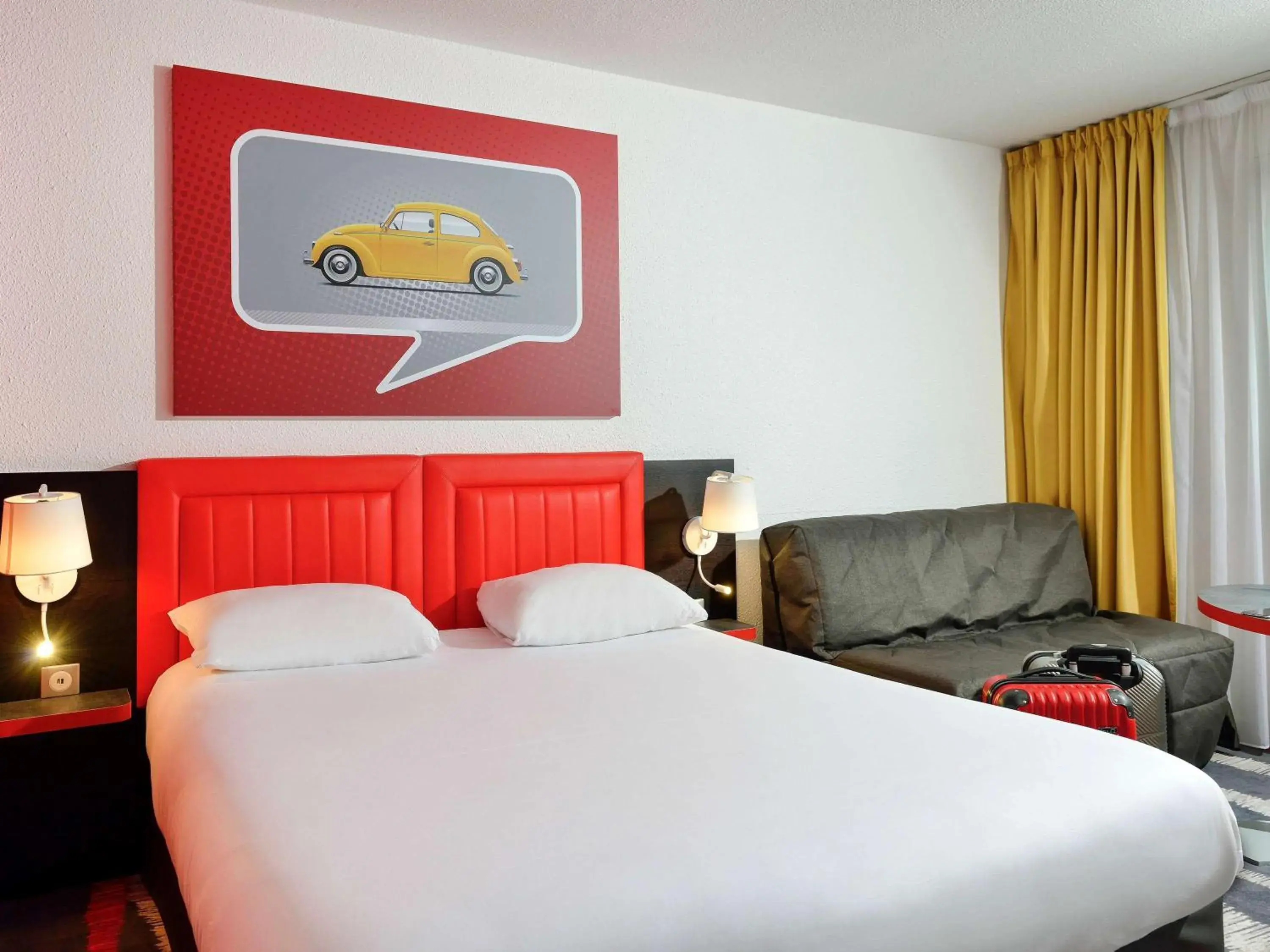 Photo of the whole room, Bed in ibis Styles Angoulême Nord - hôtel restaurant Photo of the whole room, Bed in ibis Styles Angoulême Nord - hôtel restaurant