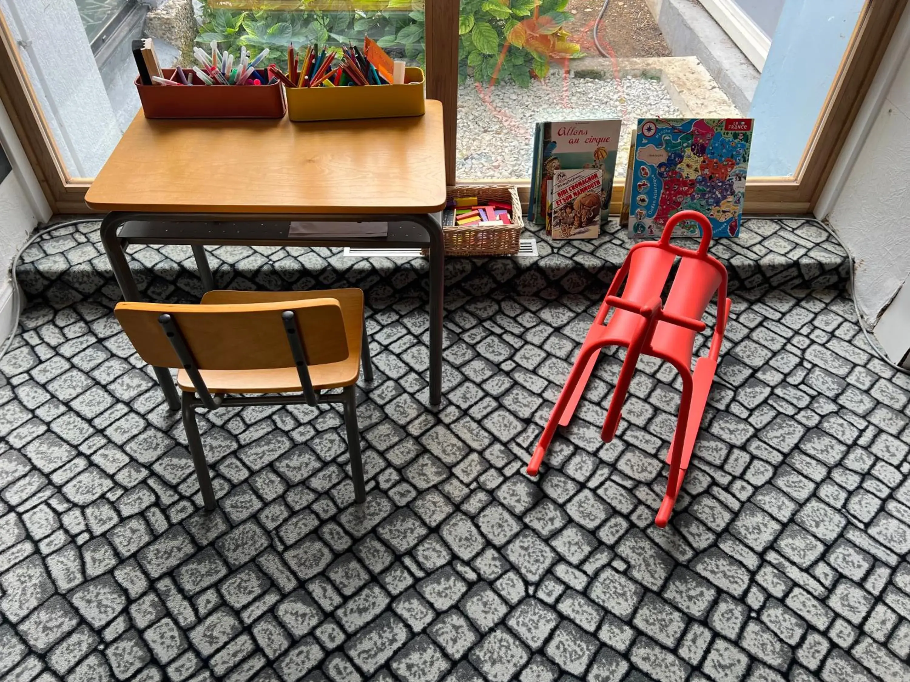 Children play ground in ibis Styles Angoulême Nord - hôtel restaurant Children play ground in ibis Styles Angoulême Nord - hôtel restaurant