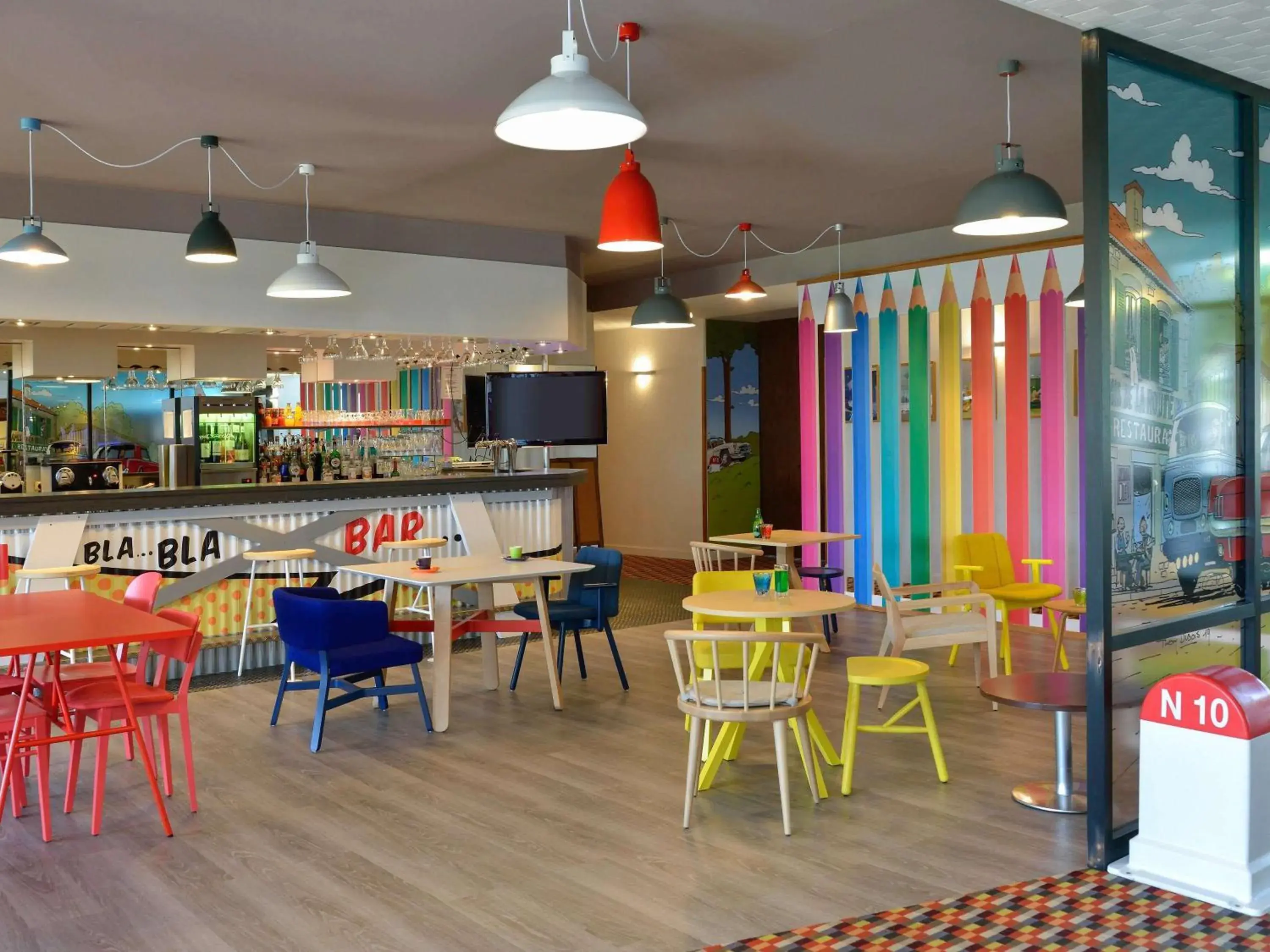 Lounge or bar in ibis Styles Angoulême Nord - hôtel restaurant Lounge or bar in ibis Styles Angoulême Nord - hôtel restaurant