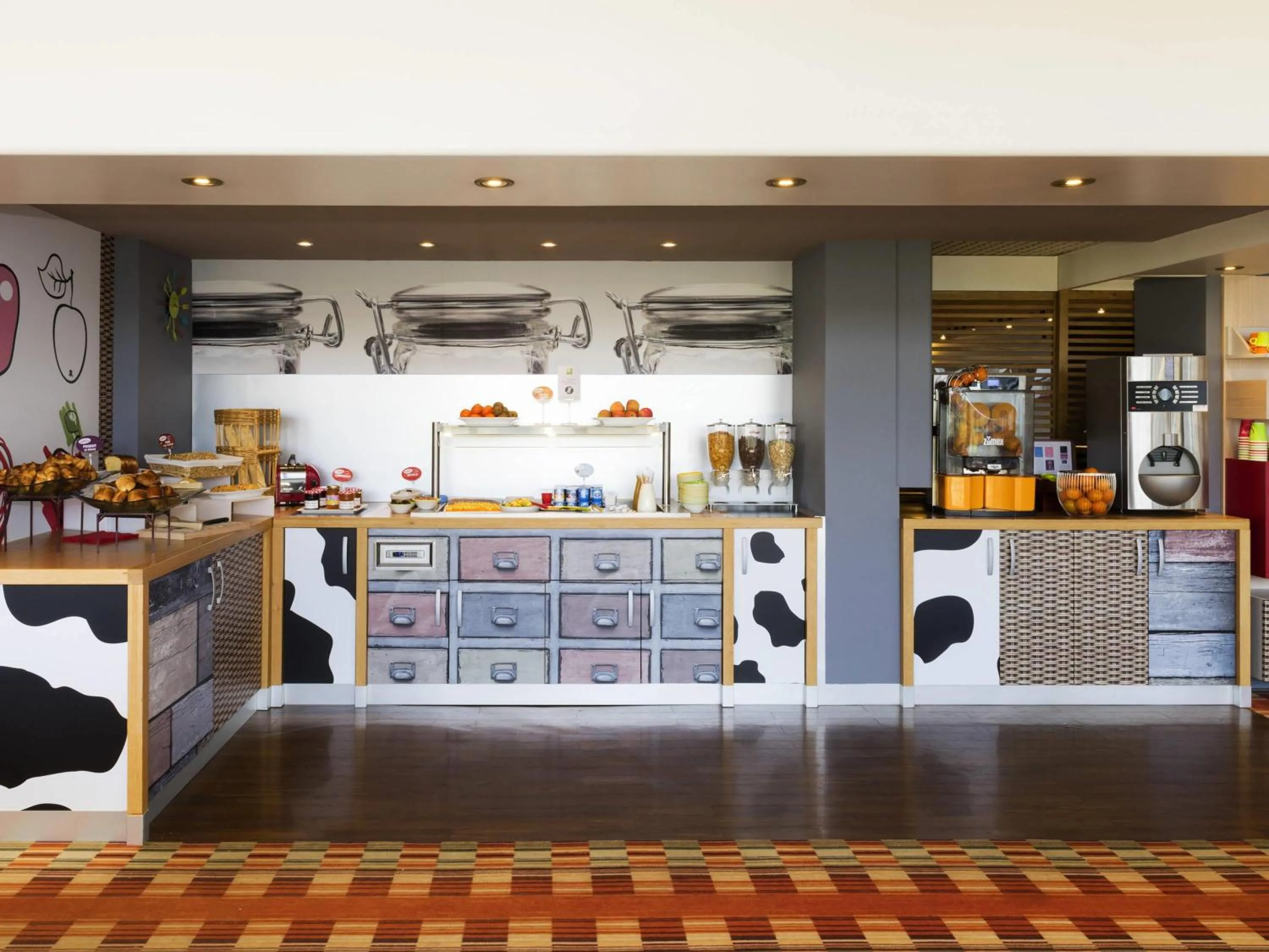 Restaurant/places to eat in ibis Styles Angoulême Nord - hôtel restaurant