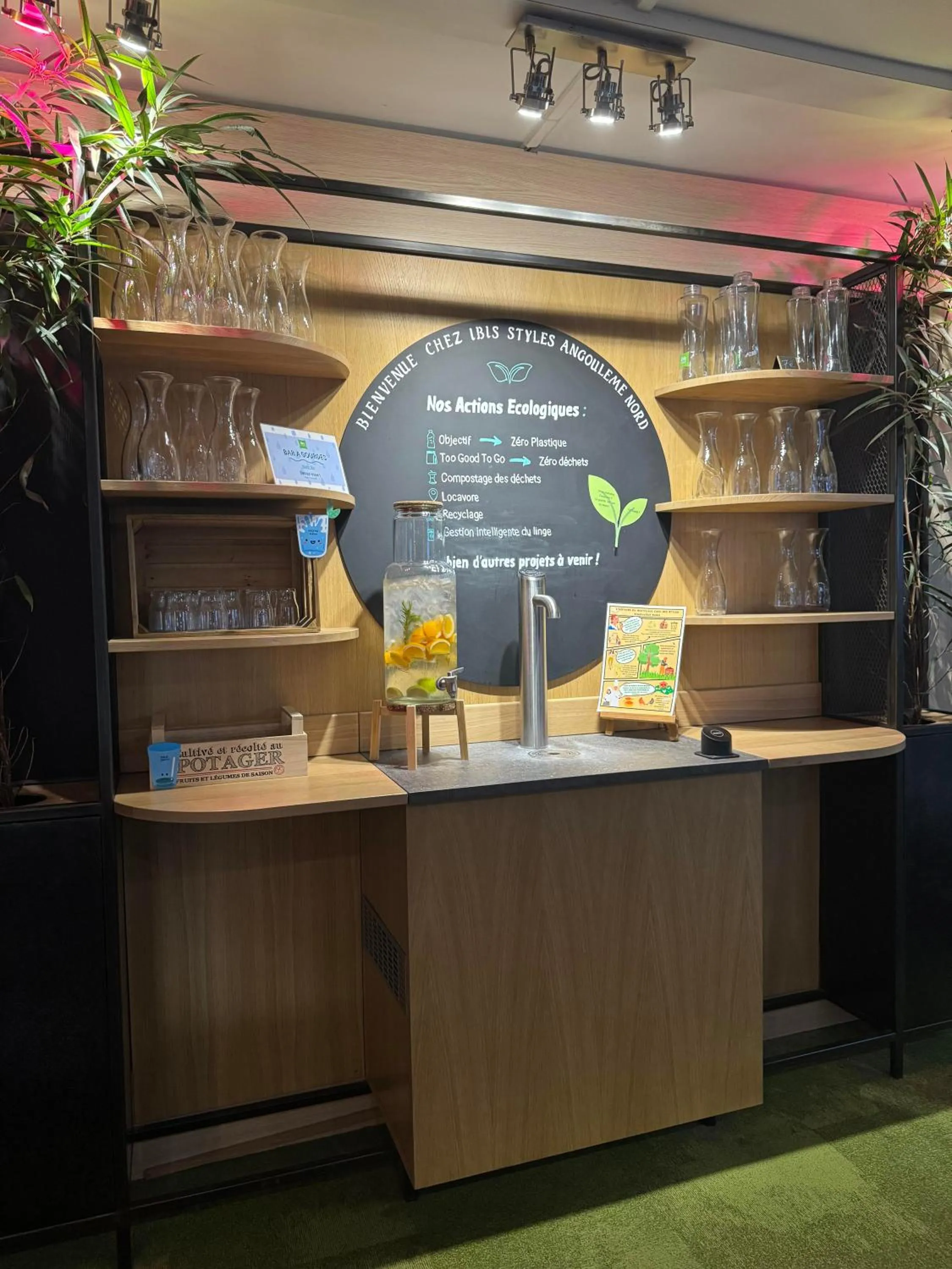 Property building in ibis Styles Angoulême Nord - hôtel restaurant