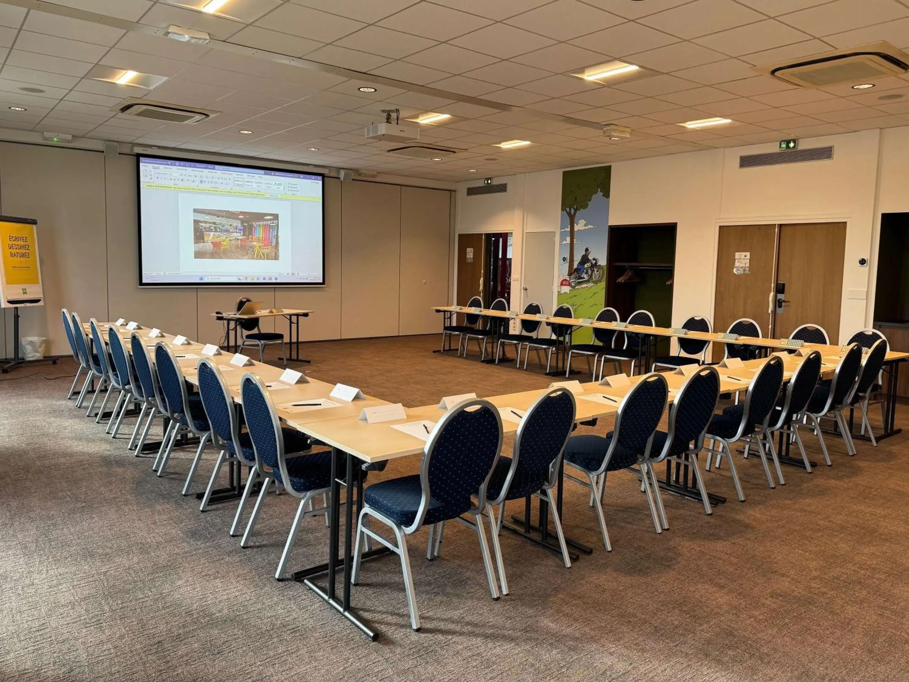 Meeting/conference room in ibis Styles Angoulême Nord - hôtel restaurant Meeting/conference room in ibis Styles Angoulême Nord - hôtel restaurant
