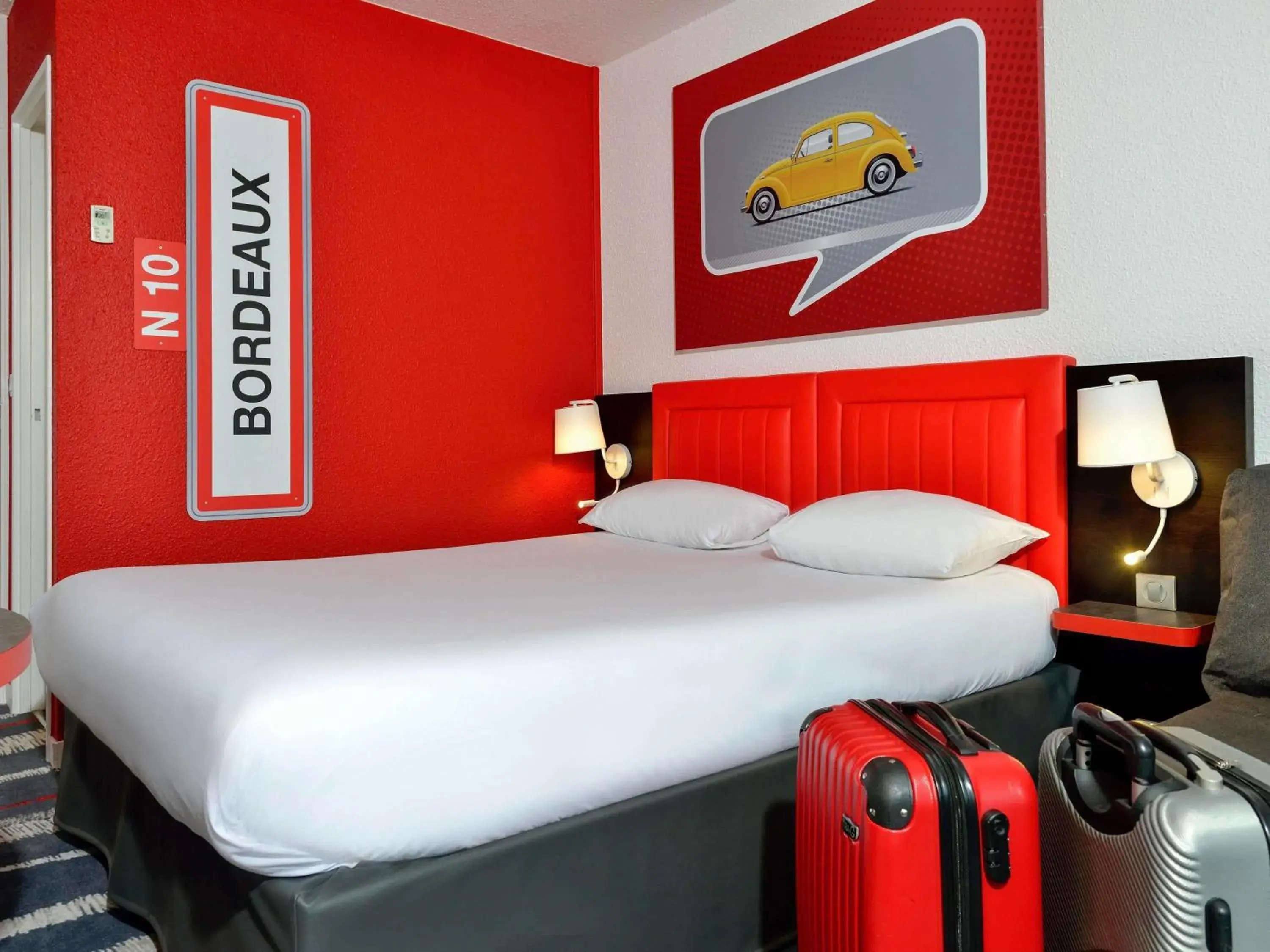 Bedroom, Bed in ibis Styles Angoulême Nord - hôtel restaurant Bedroom, Bed in ibis Styles Angoulême Nord - hôtel restaurant