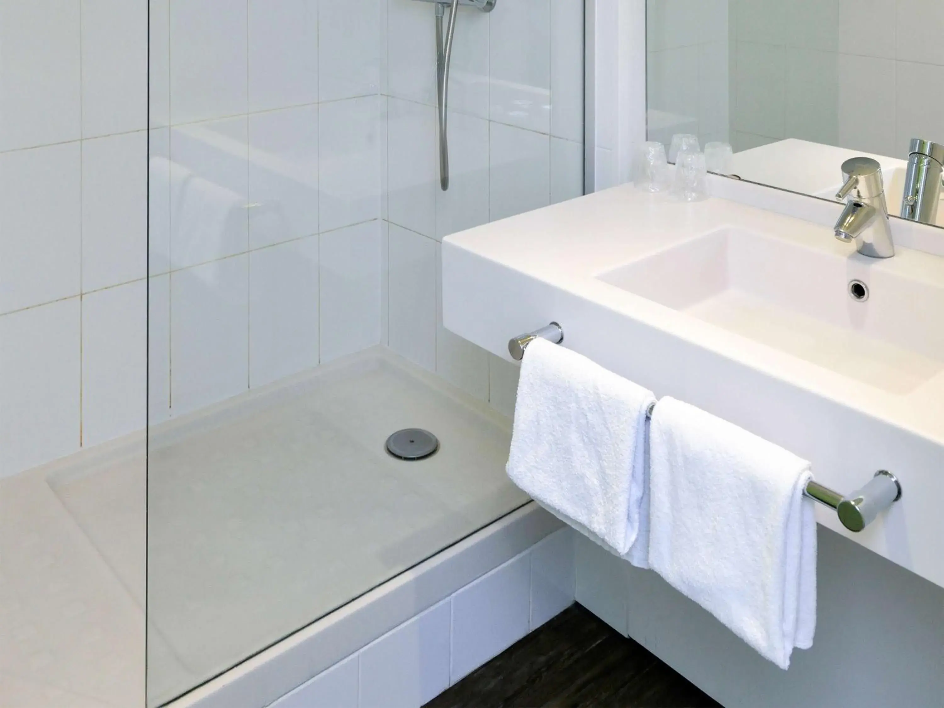 Bathroom in ibis Styles Angoulême Nord - hôtel restaurant Bathroom in ibis Styles Angoulême Nord - hôtel restaurant