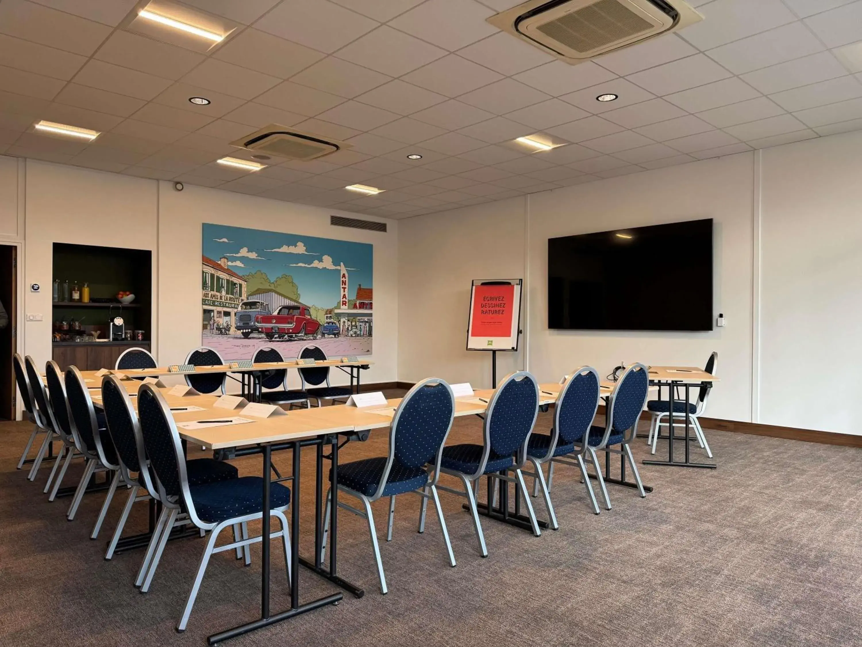 Meeting/conference room in ibis Styles Angoulême Nord - hôtel restaurant Meeting/conference room in ibis Styles Angoulême Nord - hôtel restaurant