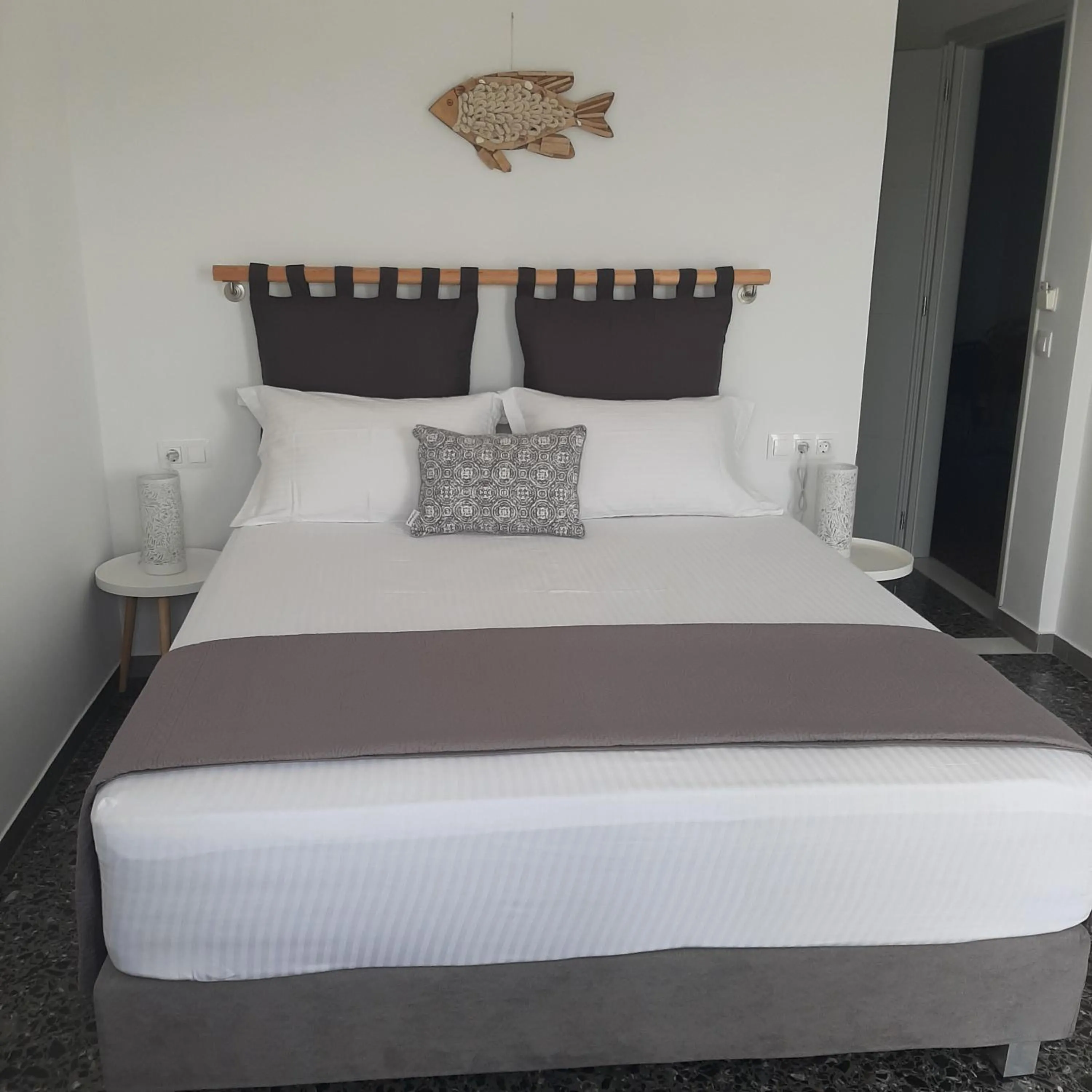 Flora Rooms & Apartments